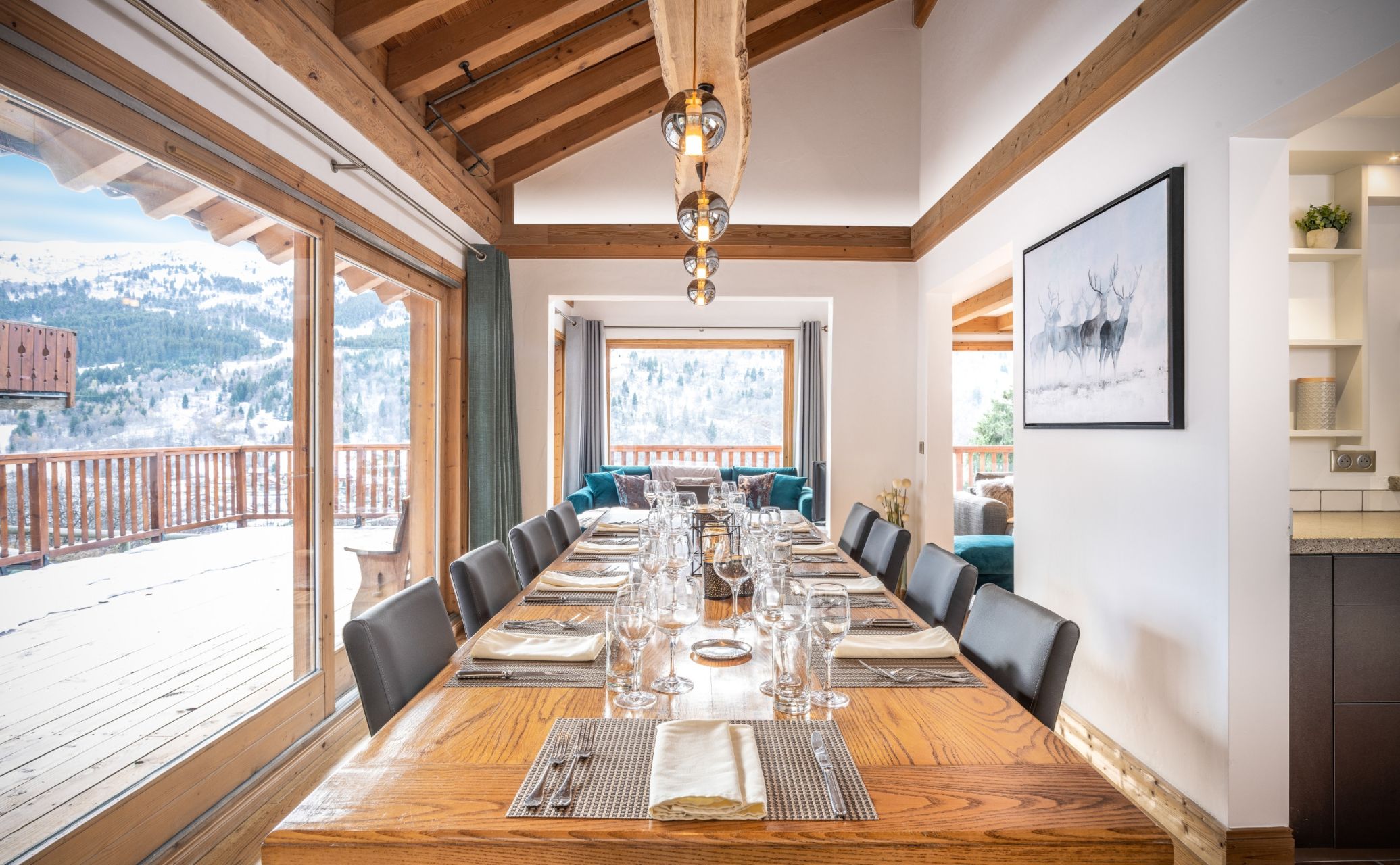 luxury chalet 9 Rooms for seasonal rent on MERIBEL LES ALLUES (73550)