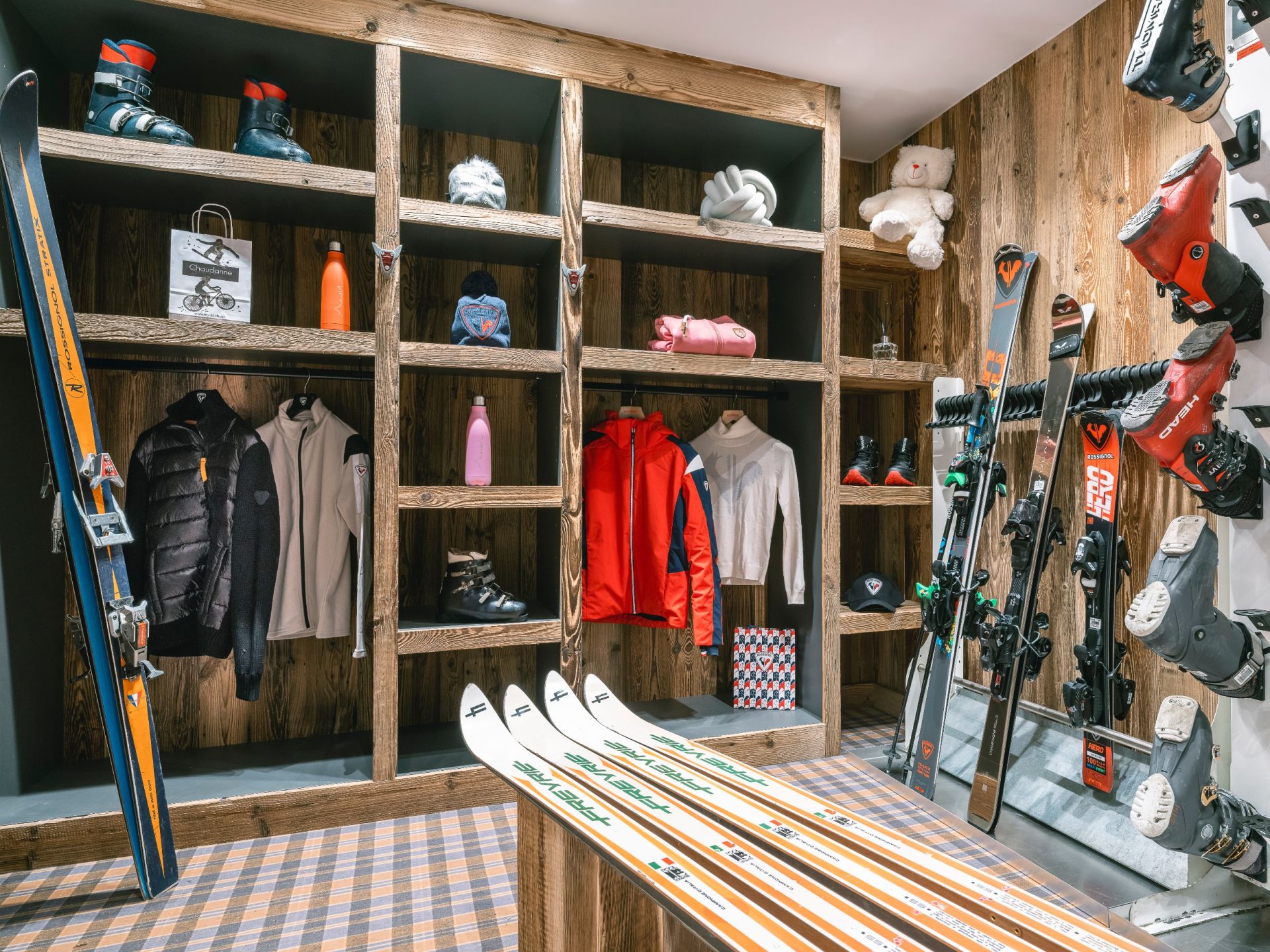 chalet de luxe 9 Pièces en location saisonnière sur MERIBEL LES ALLUES (73550)