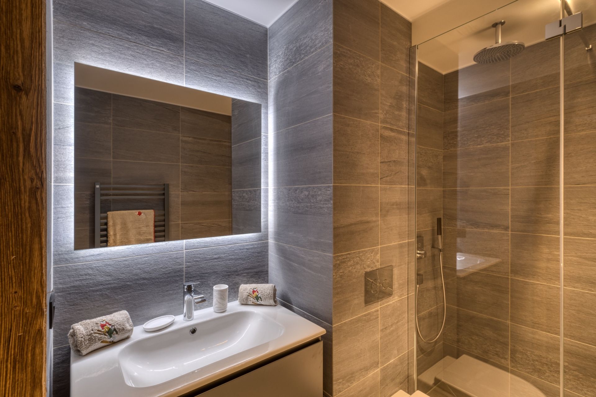 luxury apartment 6 Rooms for seasonal rent on MERIBEL LES ALLUES (73550)