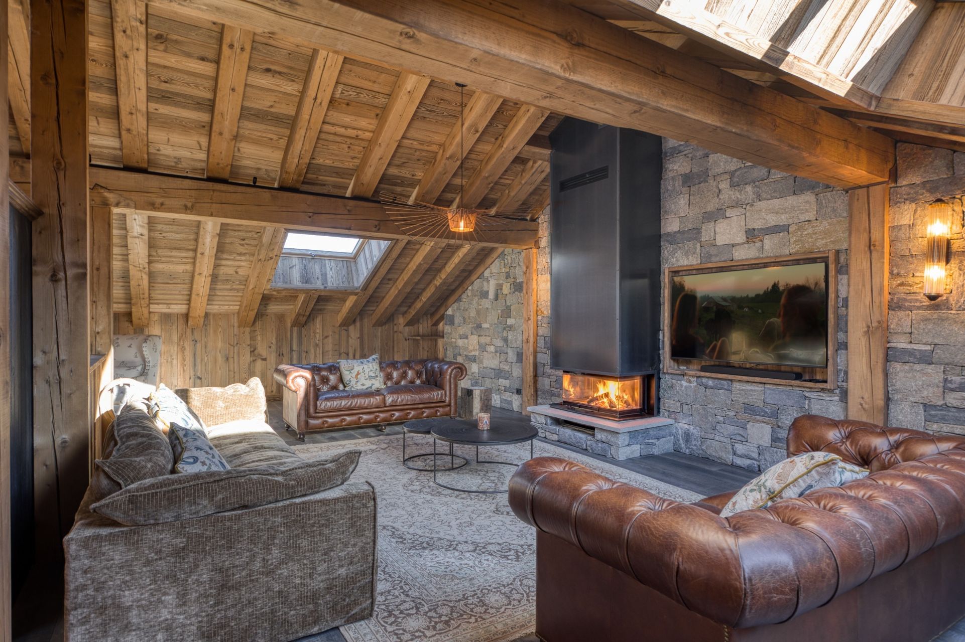 luxury chalet 8 Rooms for sale on MERIBEL LES ALLUES (73550)
