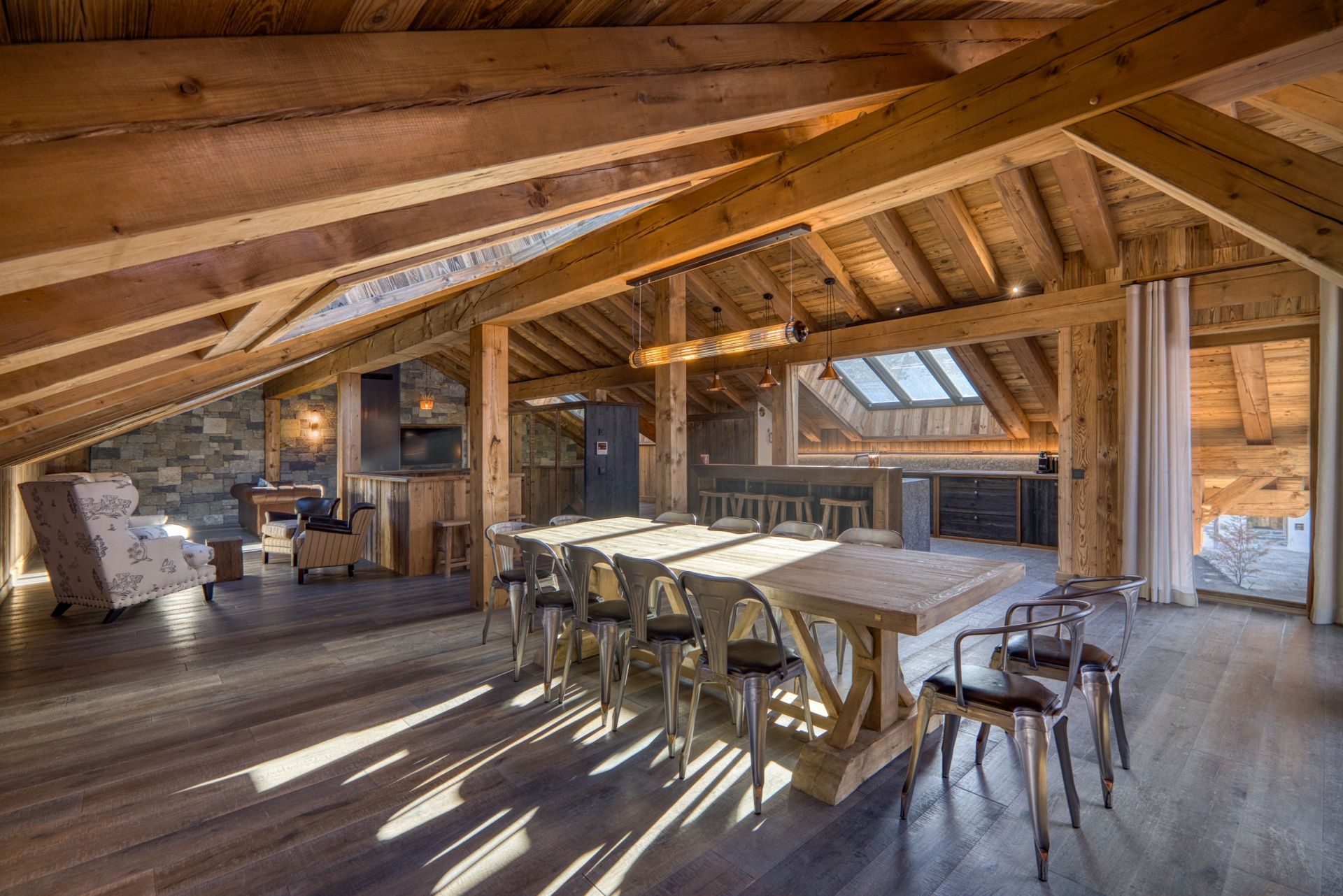 luxury chalet 8 Rooms for sale on MERIBEL LES ALLUES (73550)