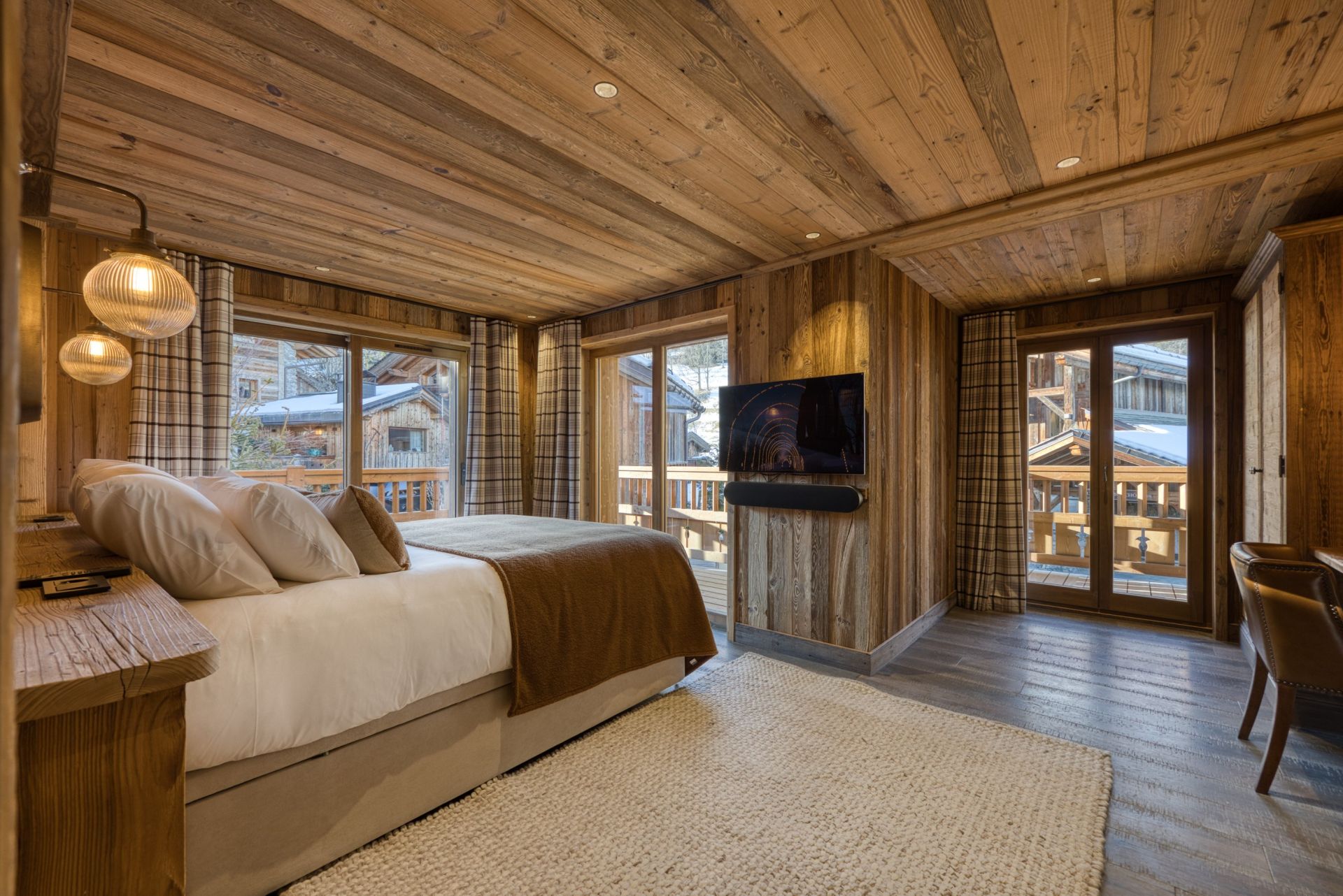 luxury chalet 8 Rooms for sale on MERIBEL LES ALLUES (73550)