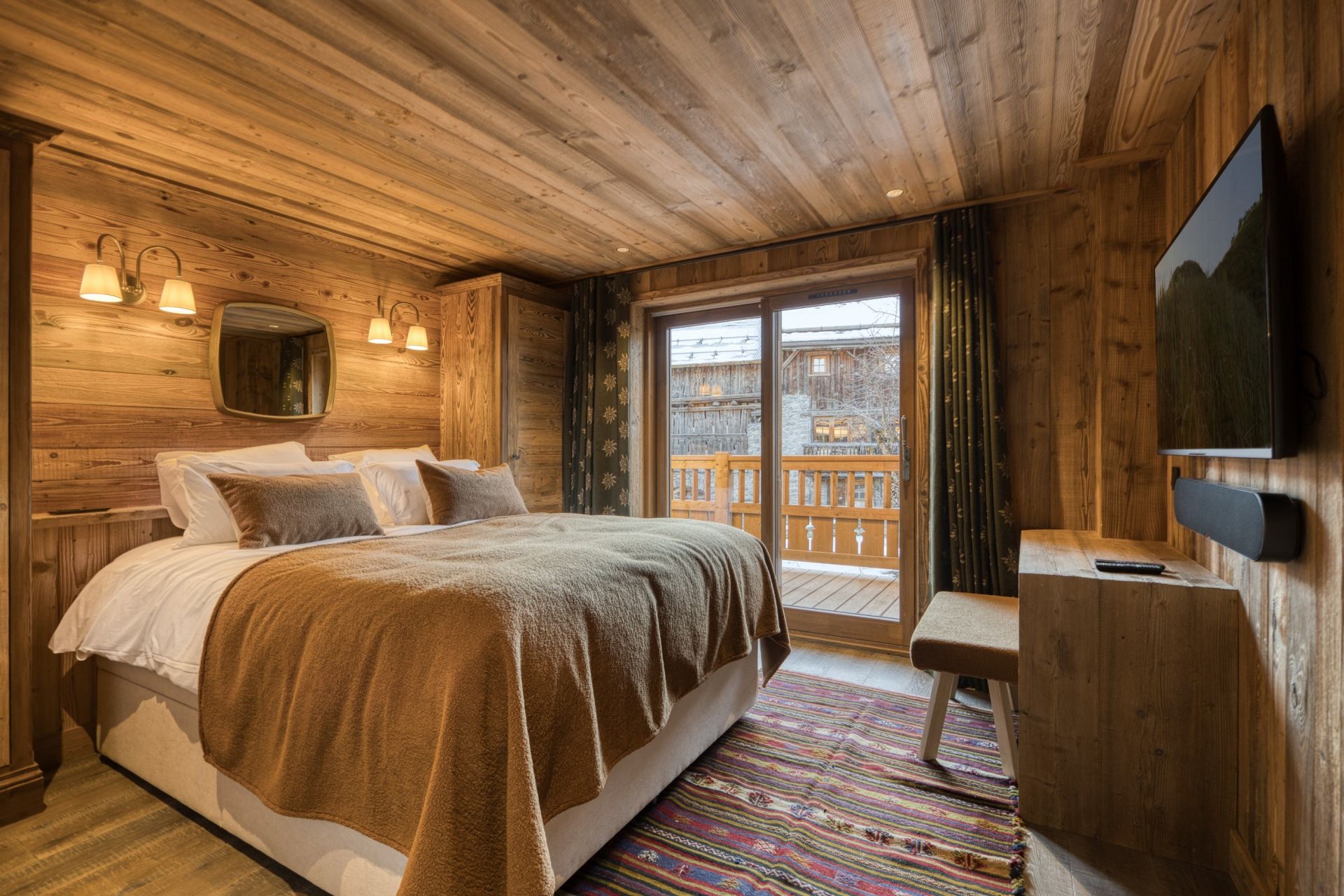 luxury chalet 8 Rooms for sale on MERIBEL LES ALLUES (73550)