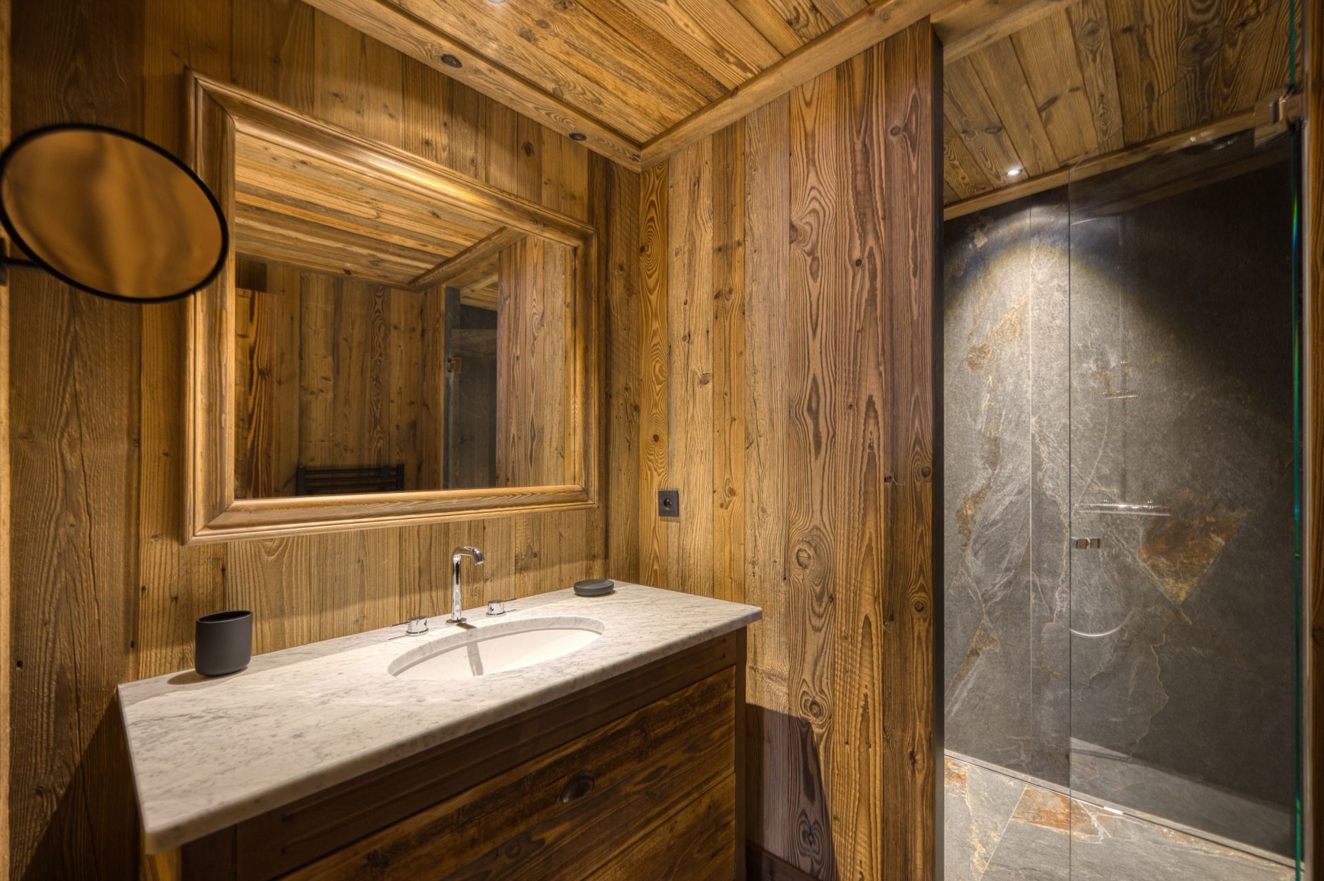 luxury chalet 8 Rooms for sale on MERIBEL LES ALLUES (73550)