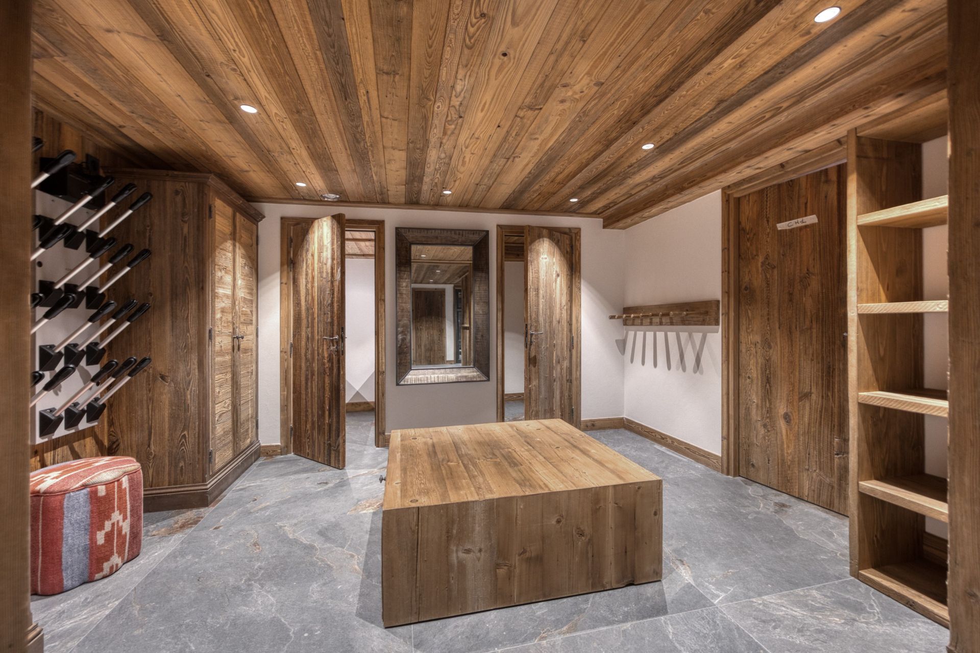 luxury chalet 8 Rooms for sale on MERIBEL LES ALLUES (73550)