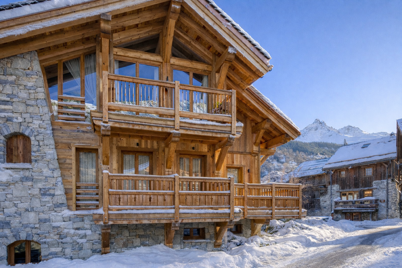 luxury chalet 8 Rooms for sale on MERIBEL LES ALLUES (73550)