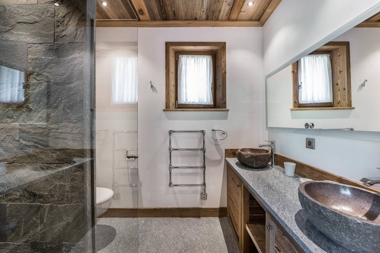 luxury chalet 6 Rooms for sale on MERIBEL LES ALLUES (73550)