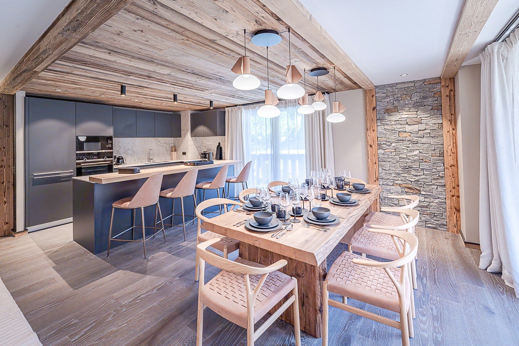 luxury apartment 5 Rooms for sale on MERIBEL LES ALLUES (73550)