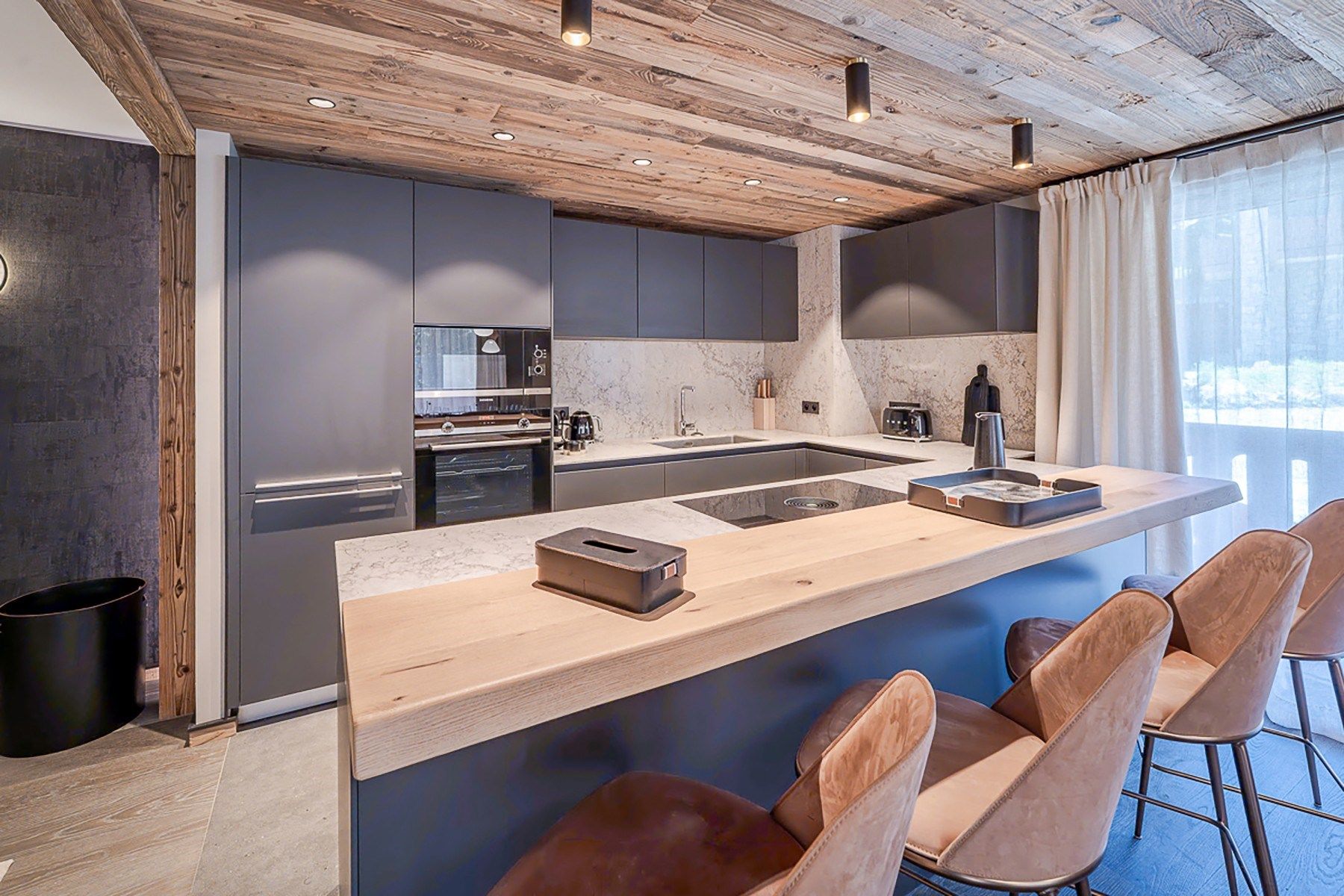 luxury apartment 5 Rooms for sale on MERIBEL LES ALLUES (73550)