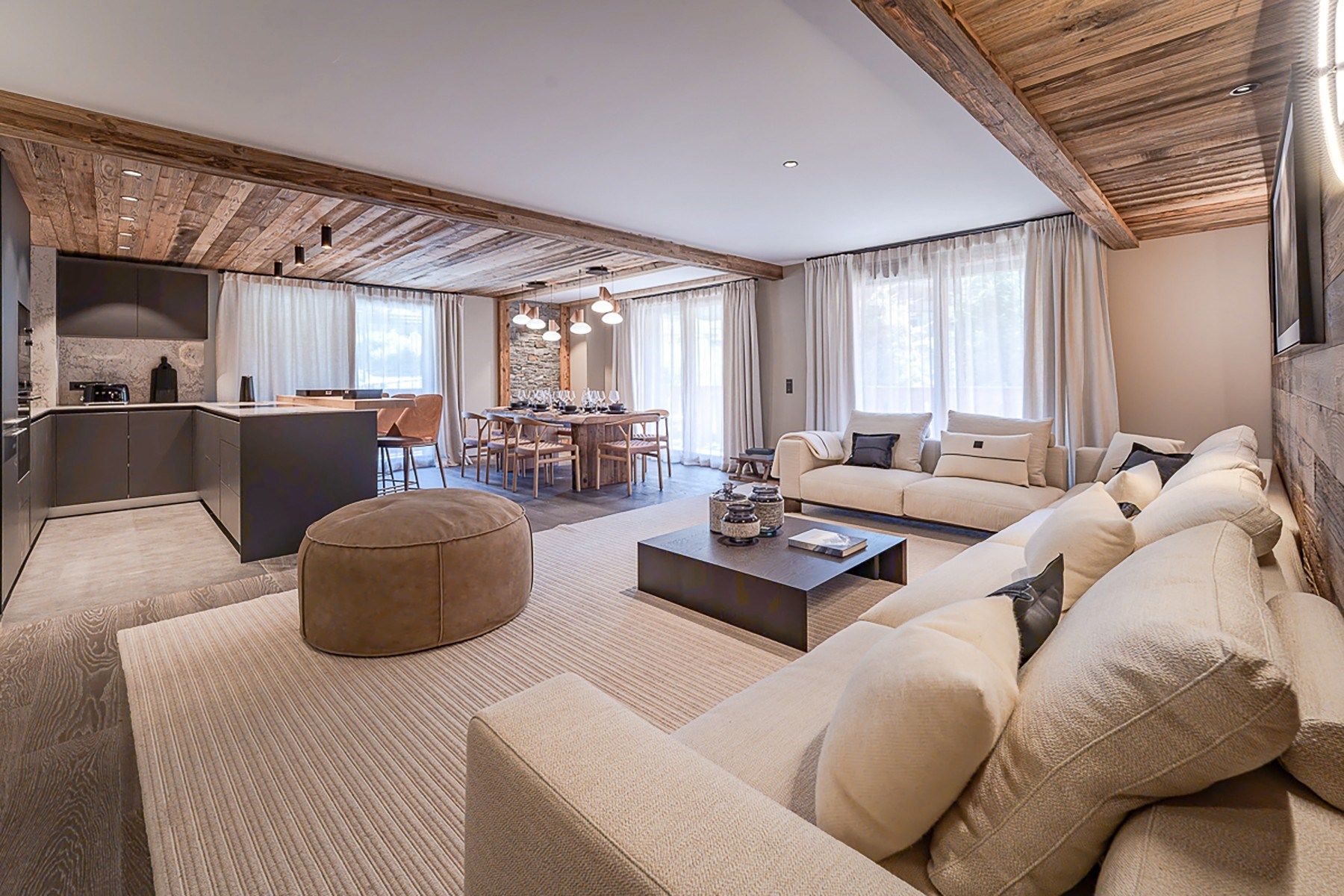 luxury apartment 5 Rooms for sale on MERIBEL LES ALLUES (73550)