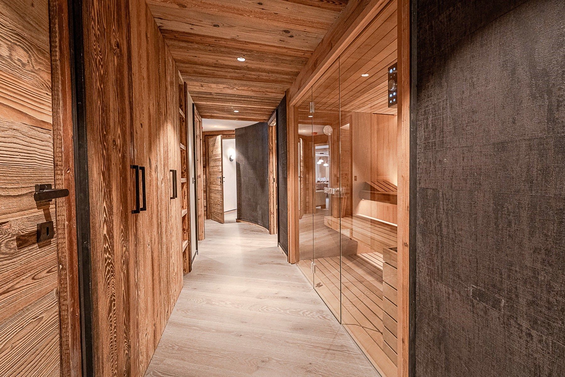 luxury apartment 5 Rooms for sale on MERIBEL LES ALLUES (73550)