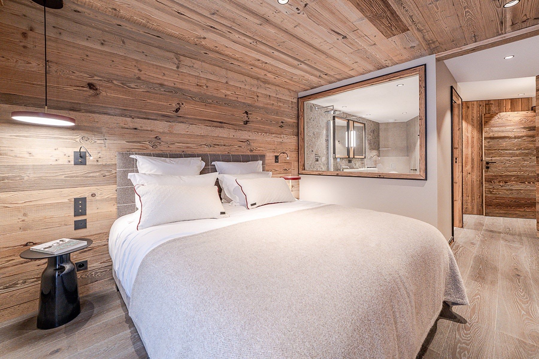 luxury apartment 5 Rooms for sale on MERIBEL LES ALLUES (73550)