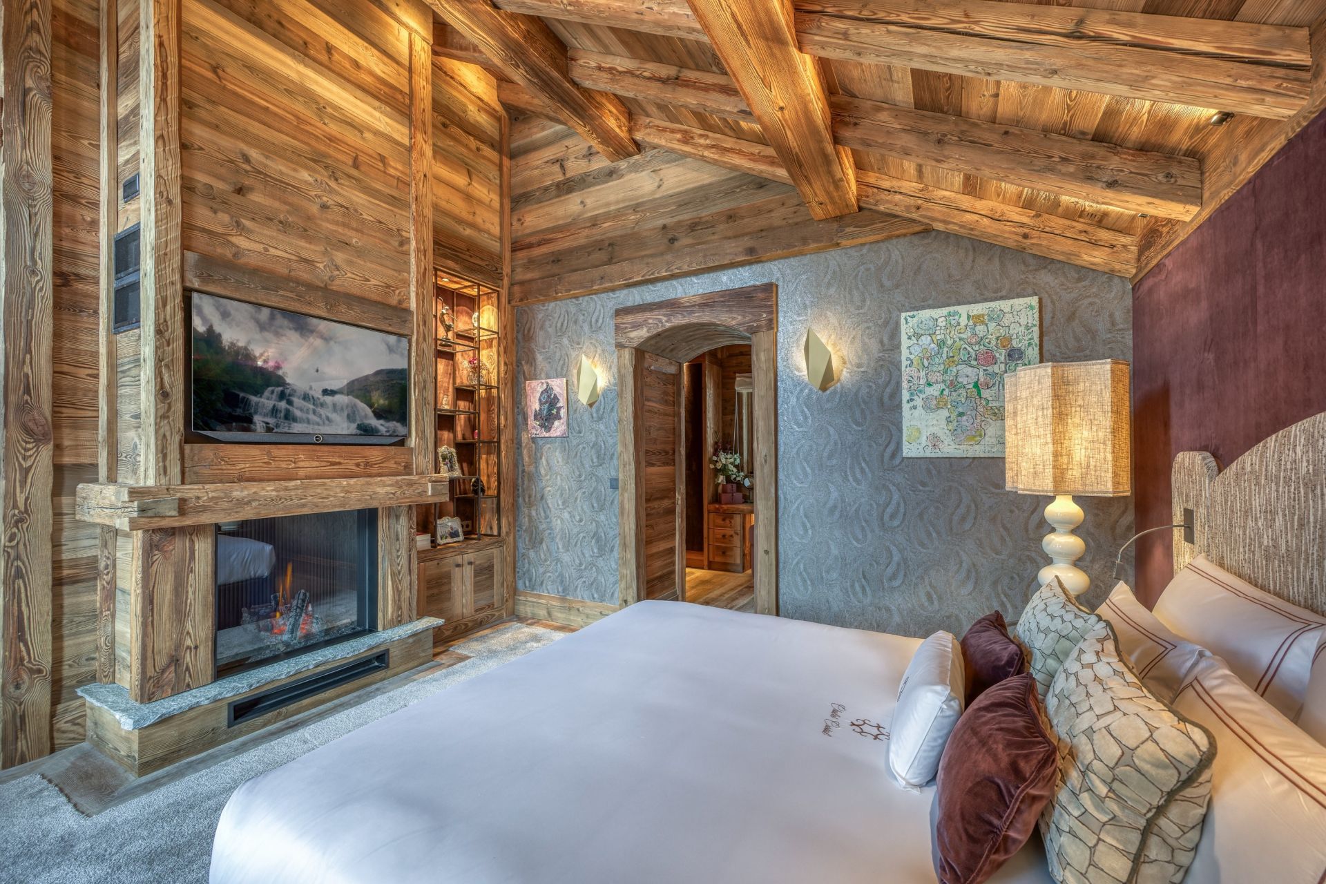 luxury chalet 12 Rooms for seasonal rent on MERIBEL LES ALLUES (73550)