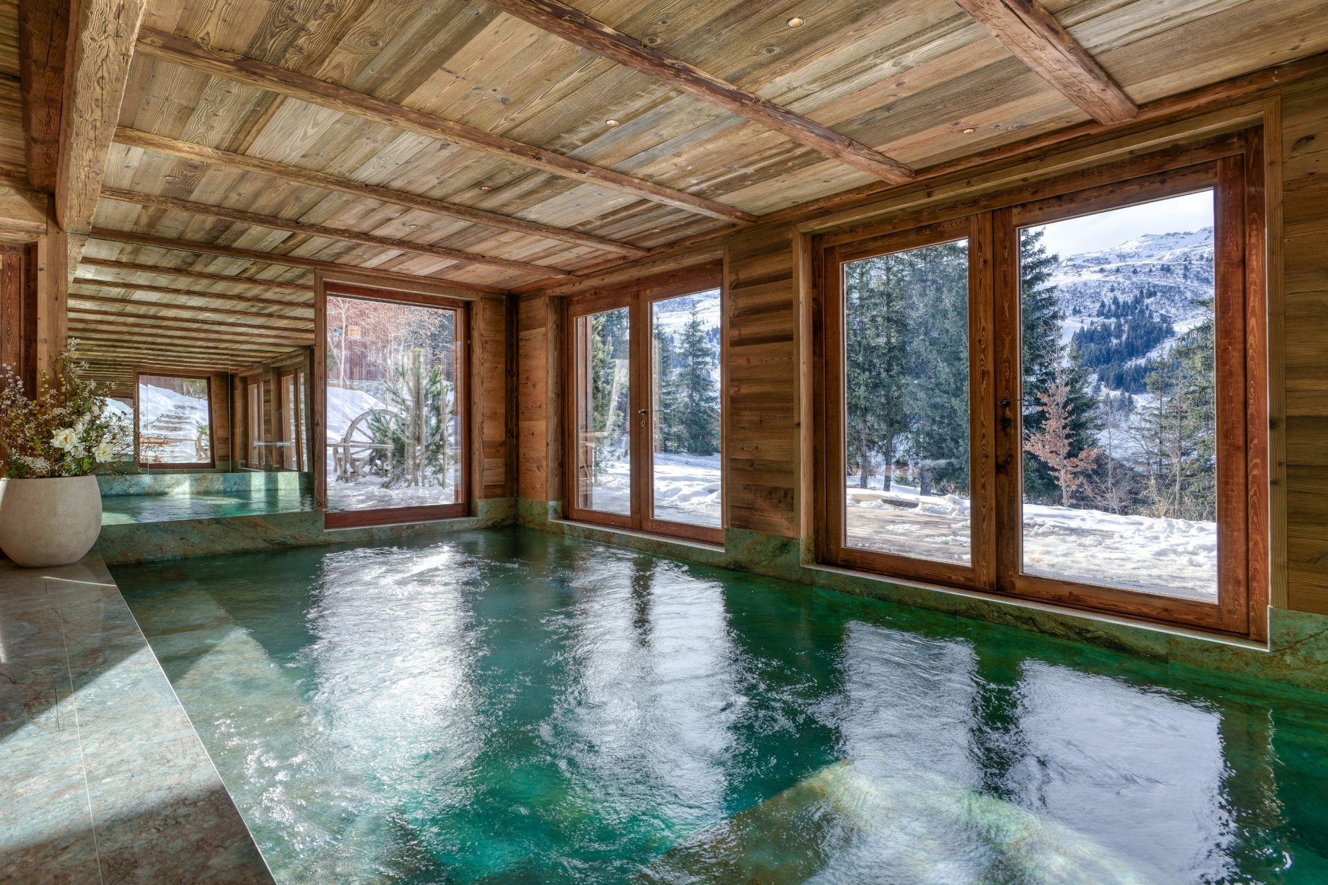 chalet de luxe 12 Pièces en location saisonnière sur MERIBEL LES ALLUES (73550)