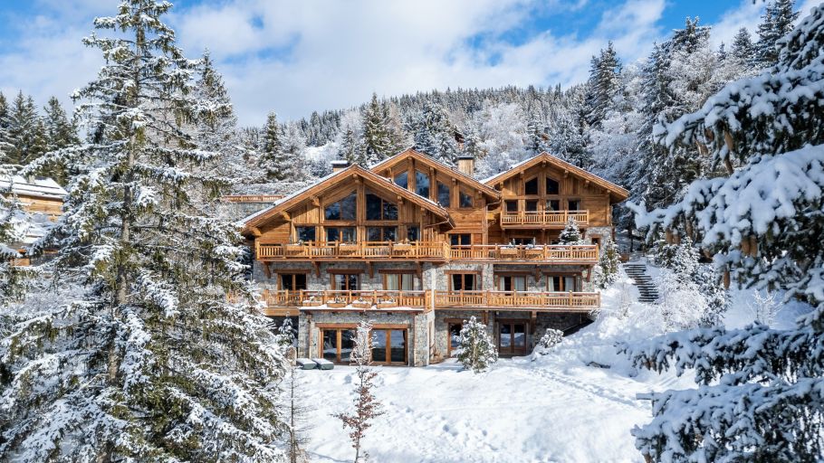 luxury chalet 12 Rooms for seasonal rent on MERIBEL LES ALLUES (73550)