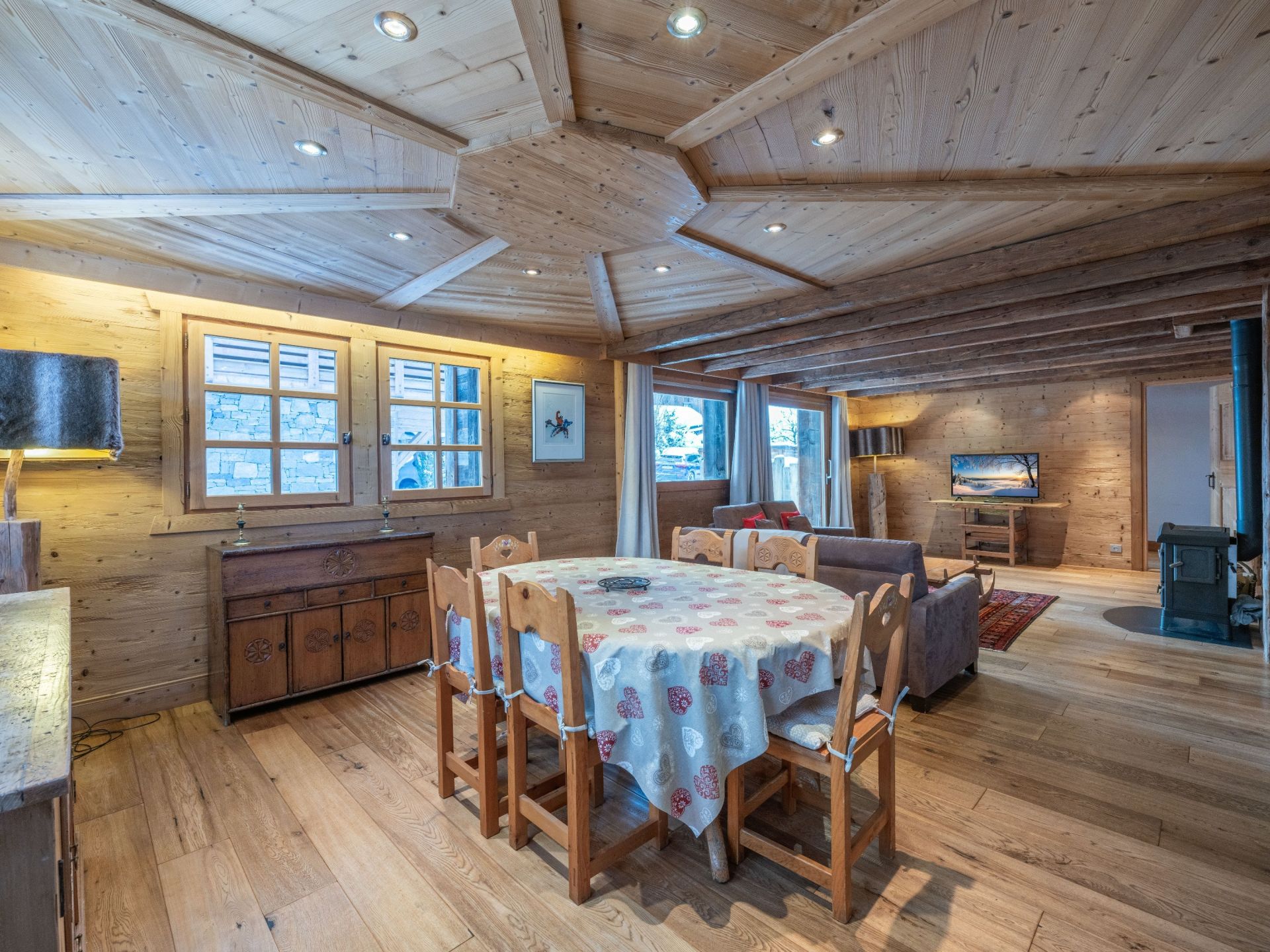 luxury chalet 8 Rooms for sale on MERIBEL LES ALLUES (73550)
