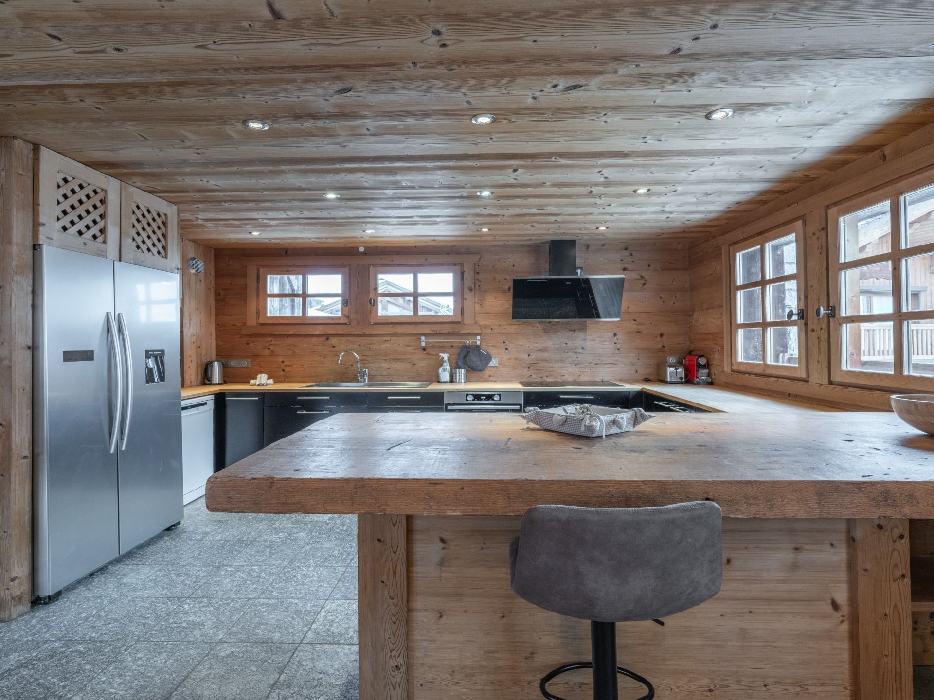 luxury chalet 8 Rooms for sale on MERIBEL LES ALLUES (73550)