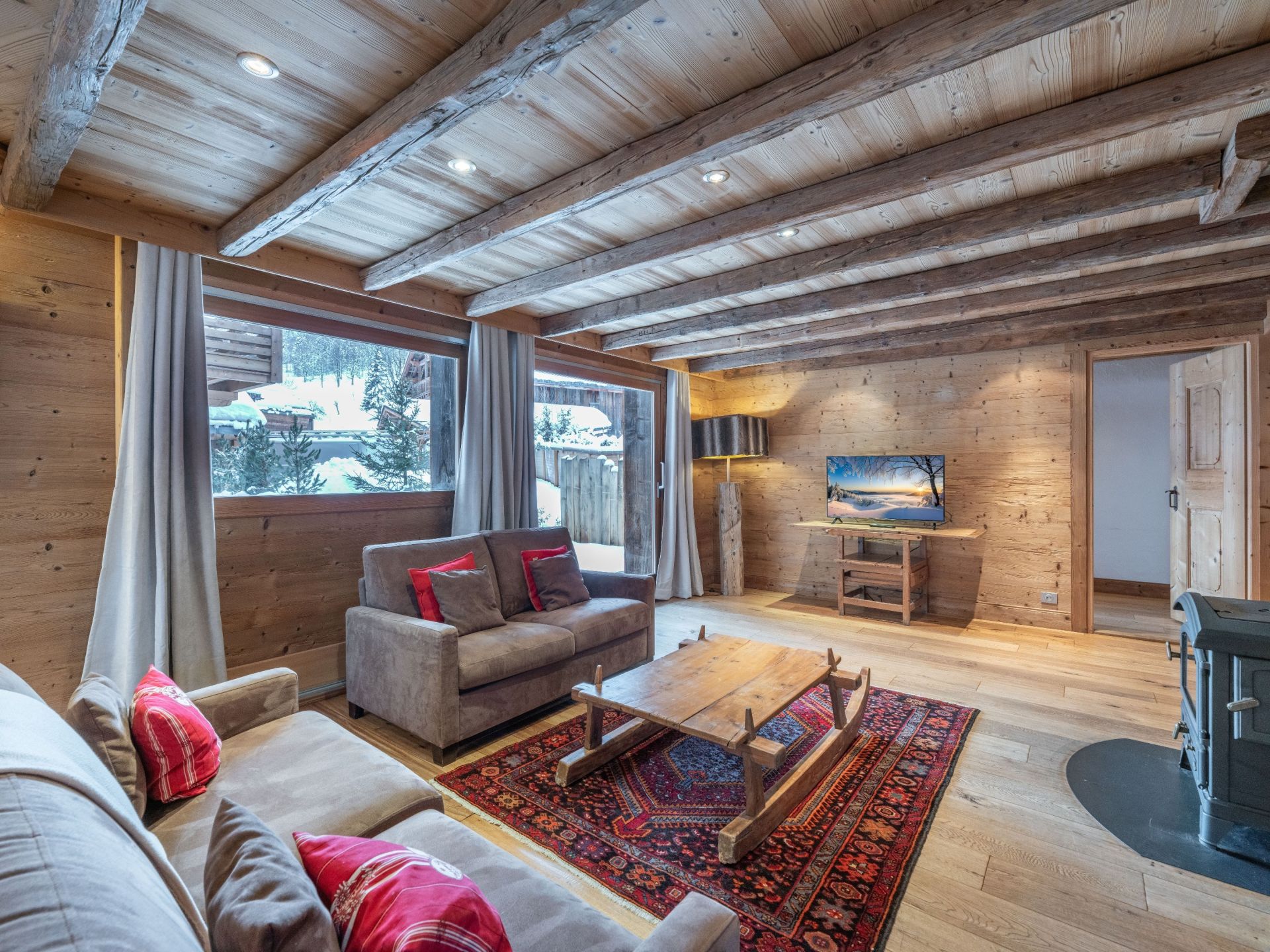 luxury chalet 8 Rooms for sale on MERIBEL LES ALLUES (73550)