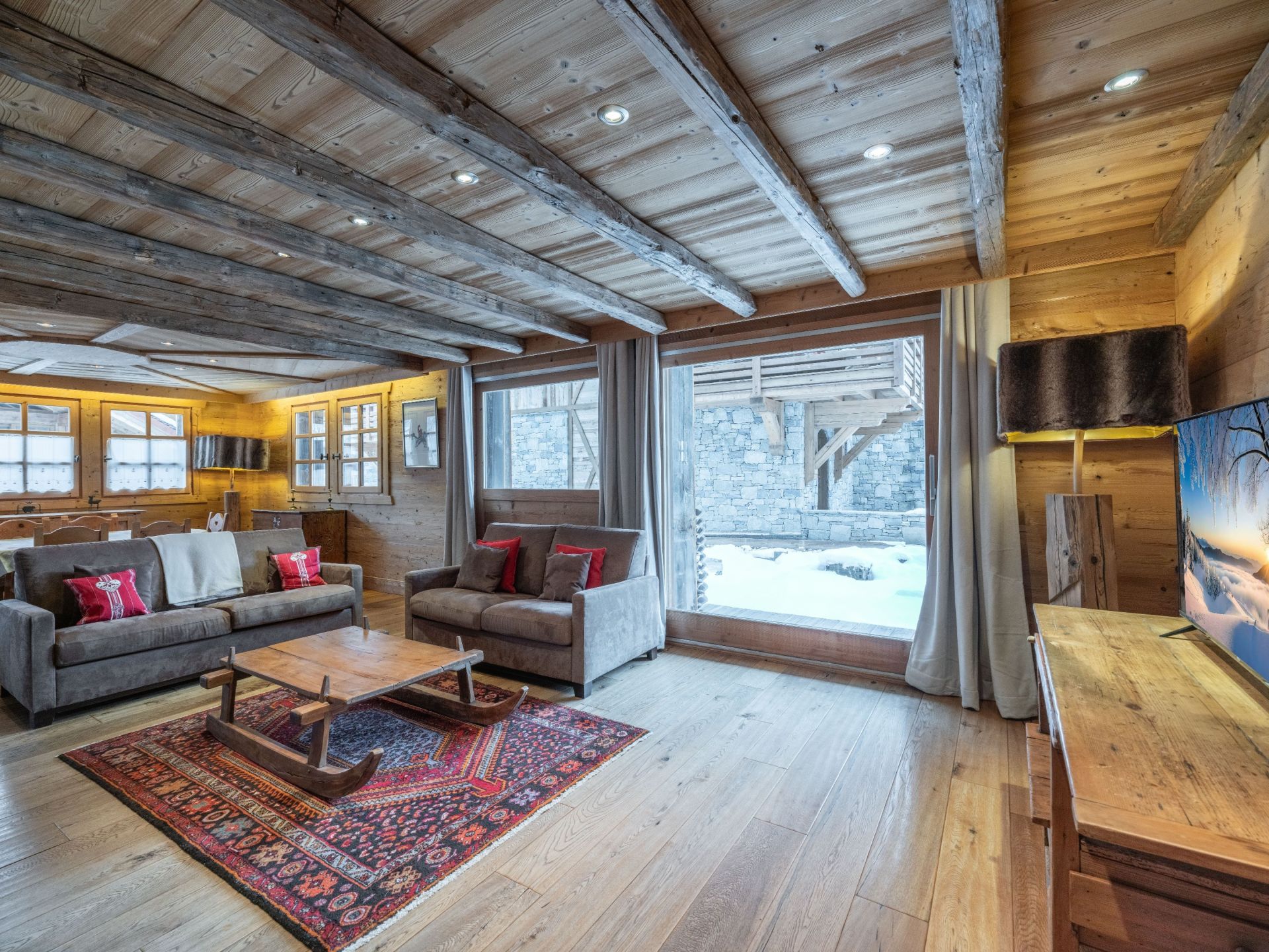 luxury chalet 8 Rooms for sale on MERIBEL LES ALLUES (73550)