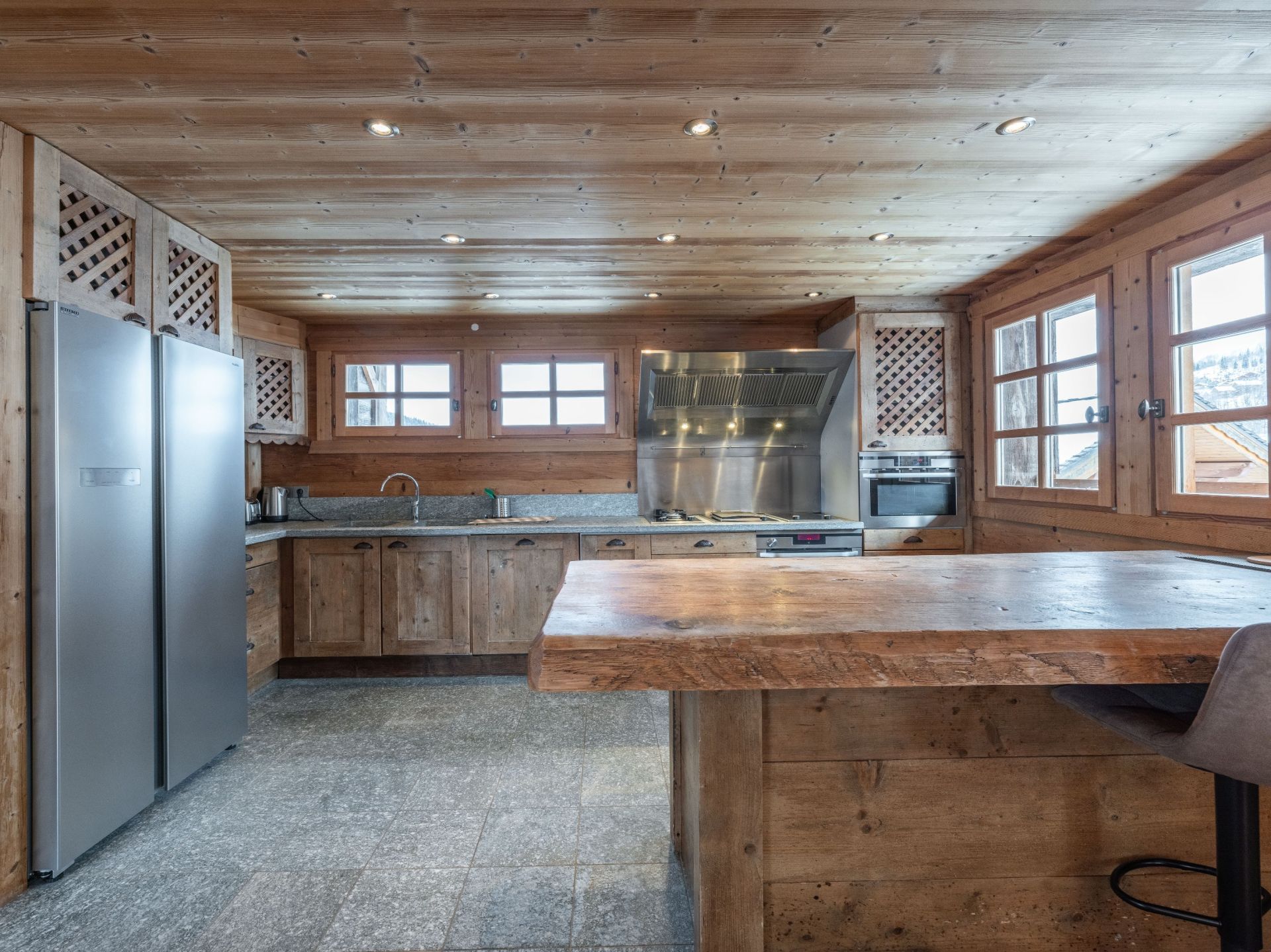 luxury chalet 8 Rooms for sale on MERIBEL LES ALLUES (73550)