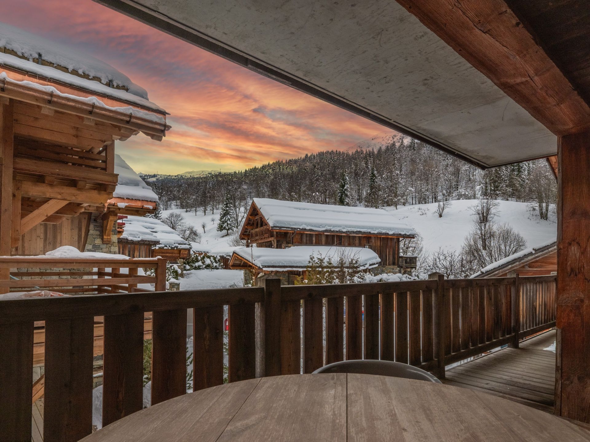 luxury chalet 8 Rooms for sale on MERIBEL LES ALLUES (73550)