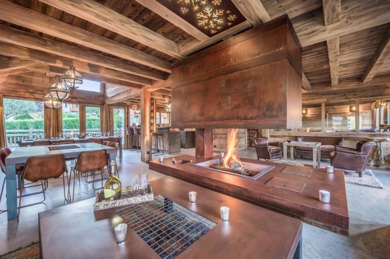 luxury chalet 7 Rooms for seasonal rent on MERIBEL LES ALLUES (73550)