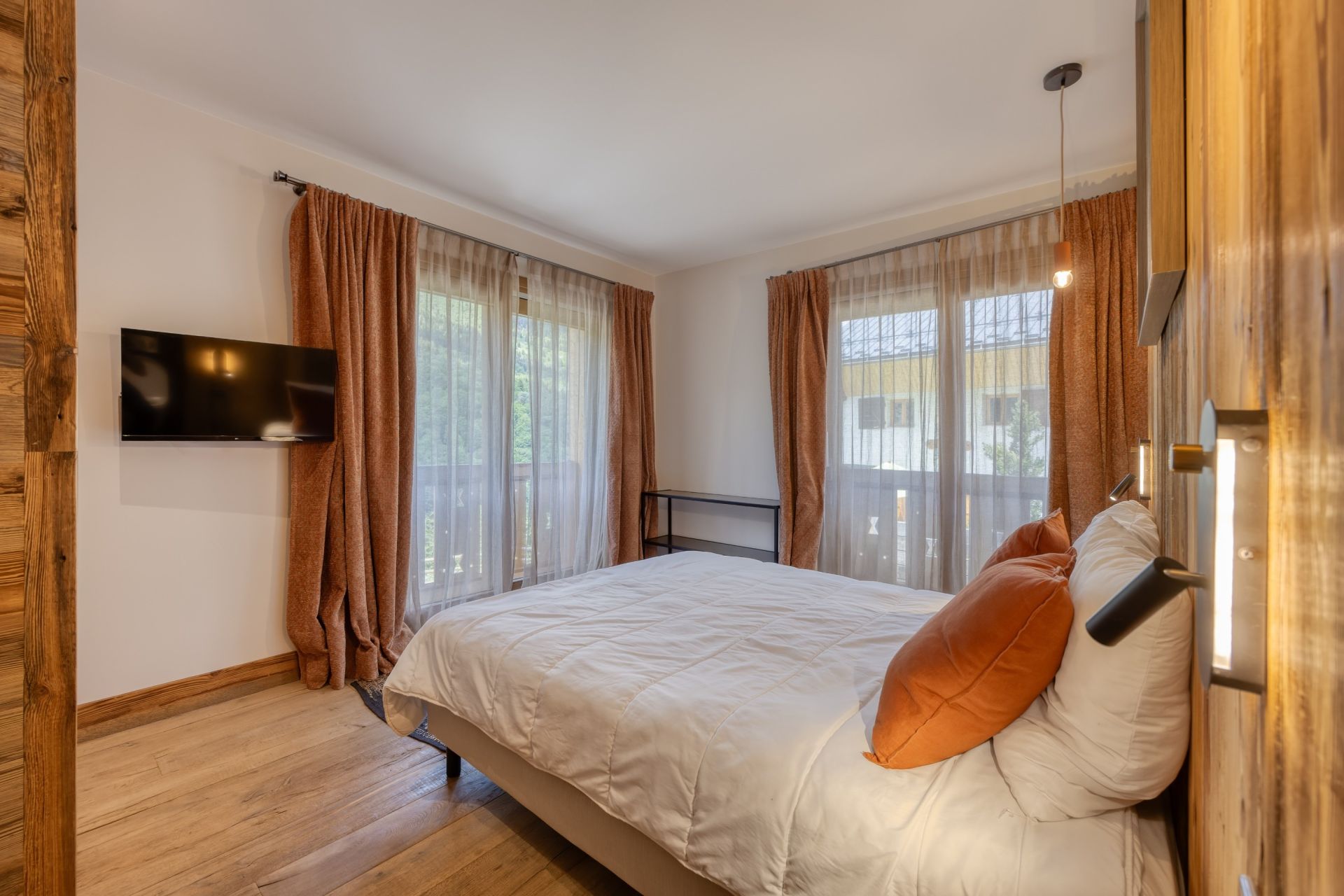 luxury chalet 8 Rooms for seasonal rent on MERIBEL LES ALLUES (73550)