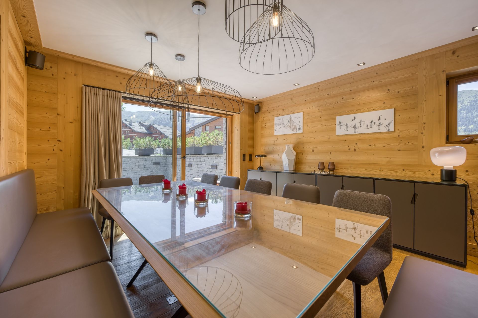 luxury chalet 8 Rooms for seasonal rent on MERIBEL LES ALLUES (73550)