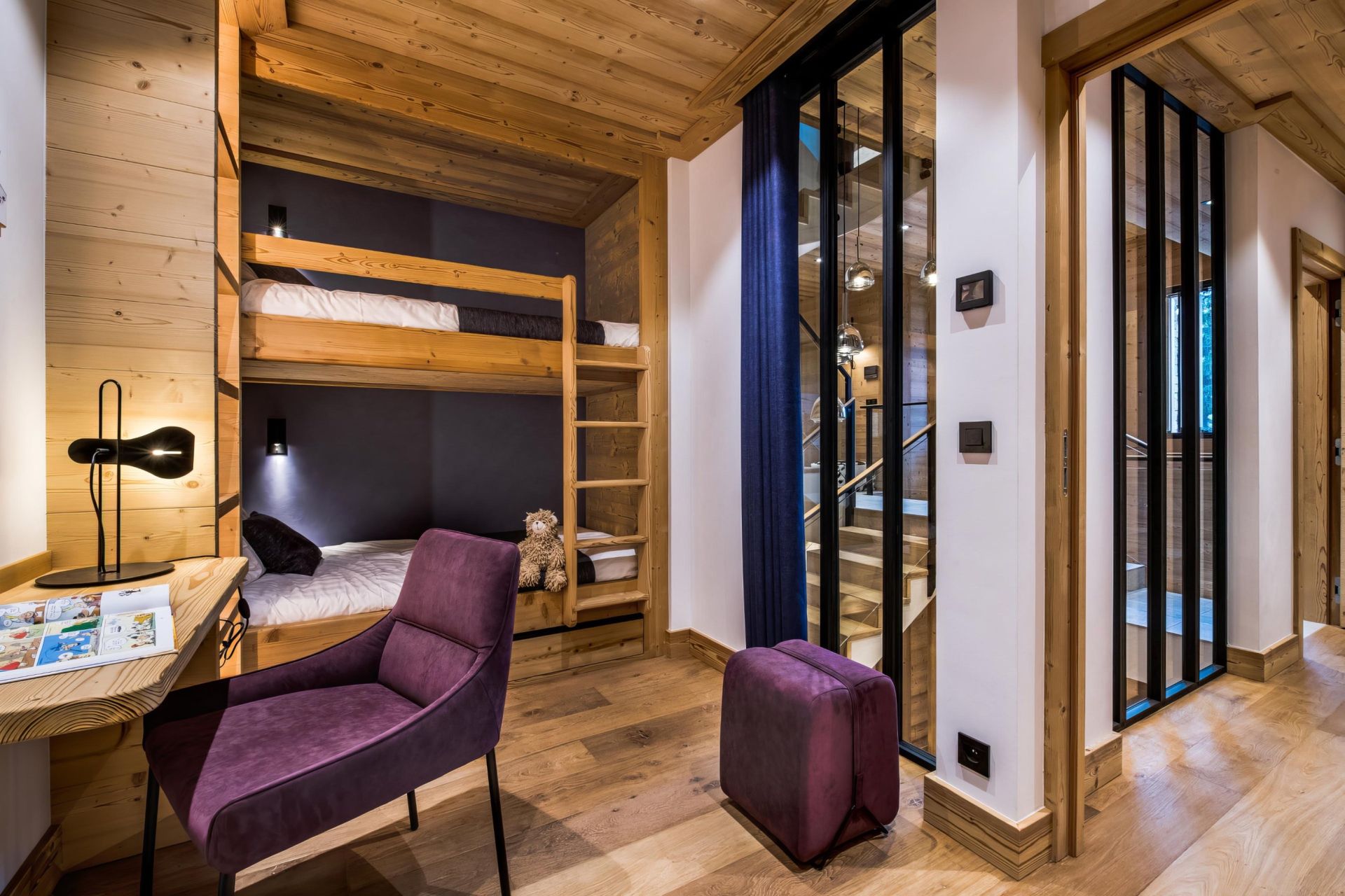 luxury chalet 8 Rooms for seasonal rent on MERIBEL LES ALLUES (73550)