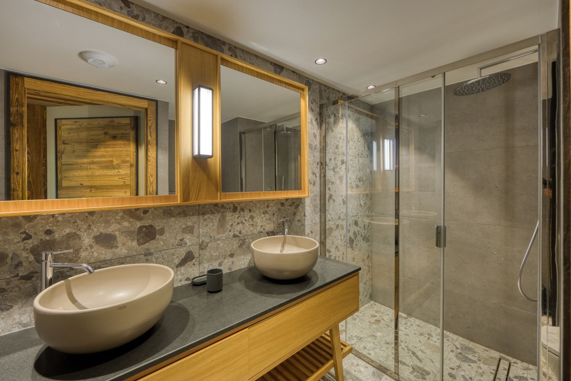 luxury apartment 5 Rooms for seasonal rent on MERIBEL LES ALLUES (73550)