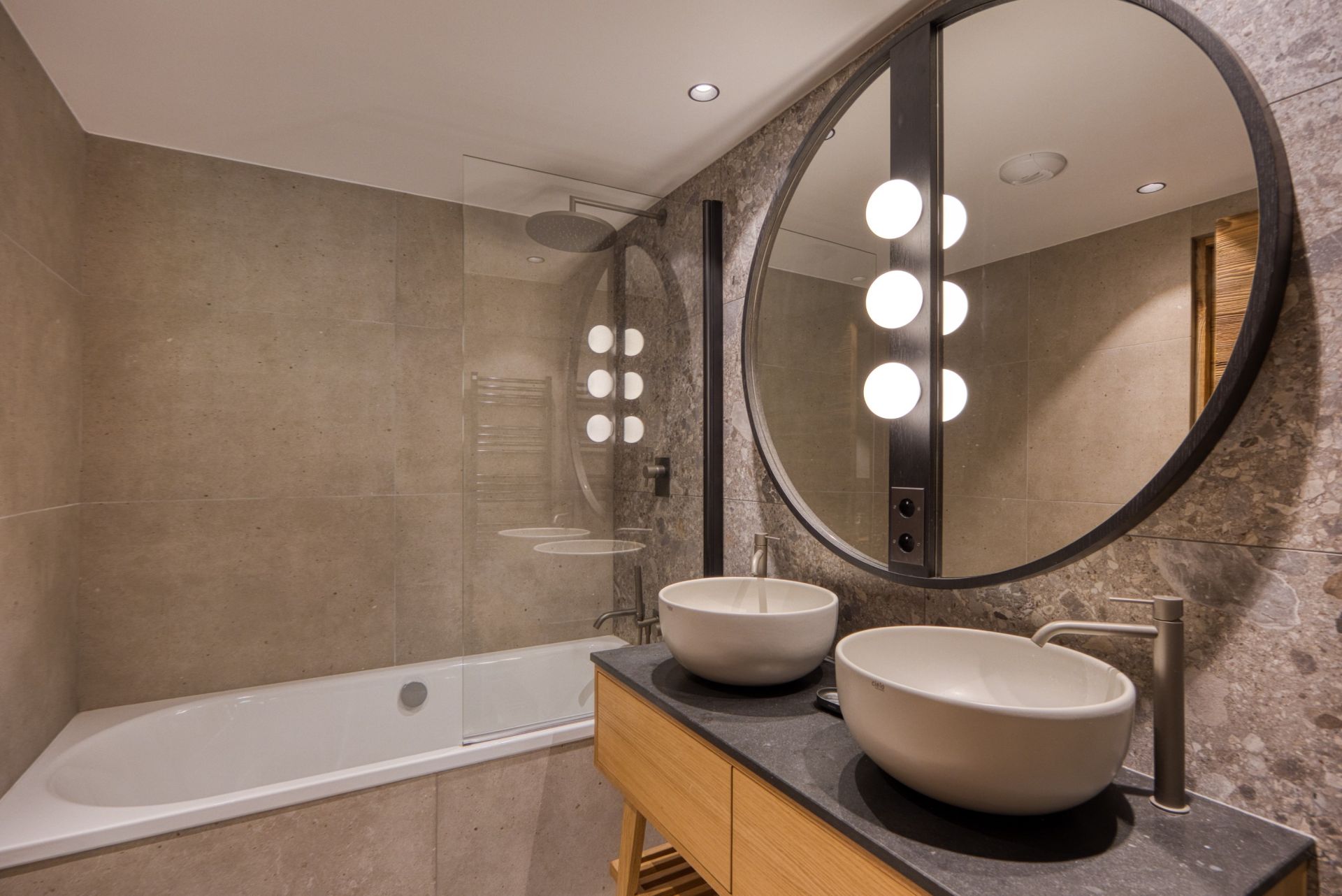 luxury apartment 5 Rooms for seasonal rent on MERIBEL LES ALLUES (73550)