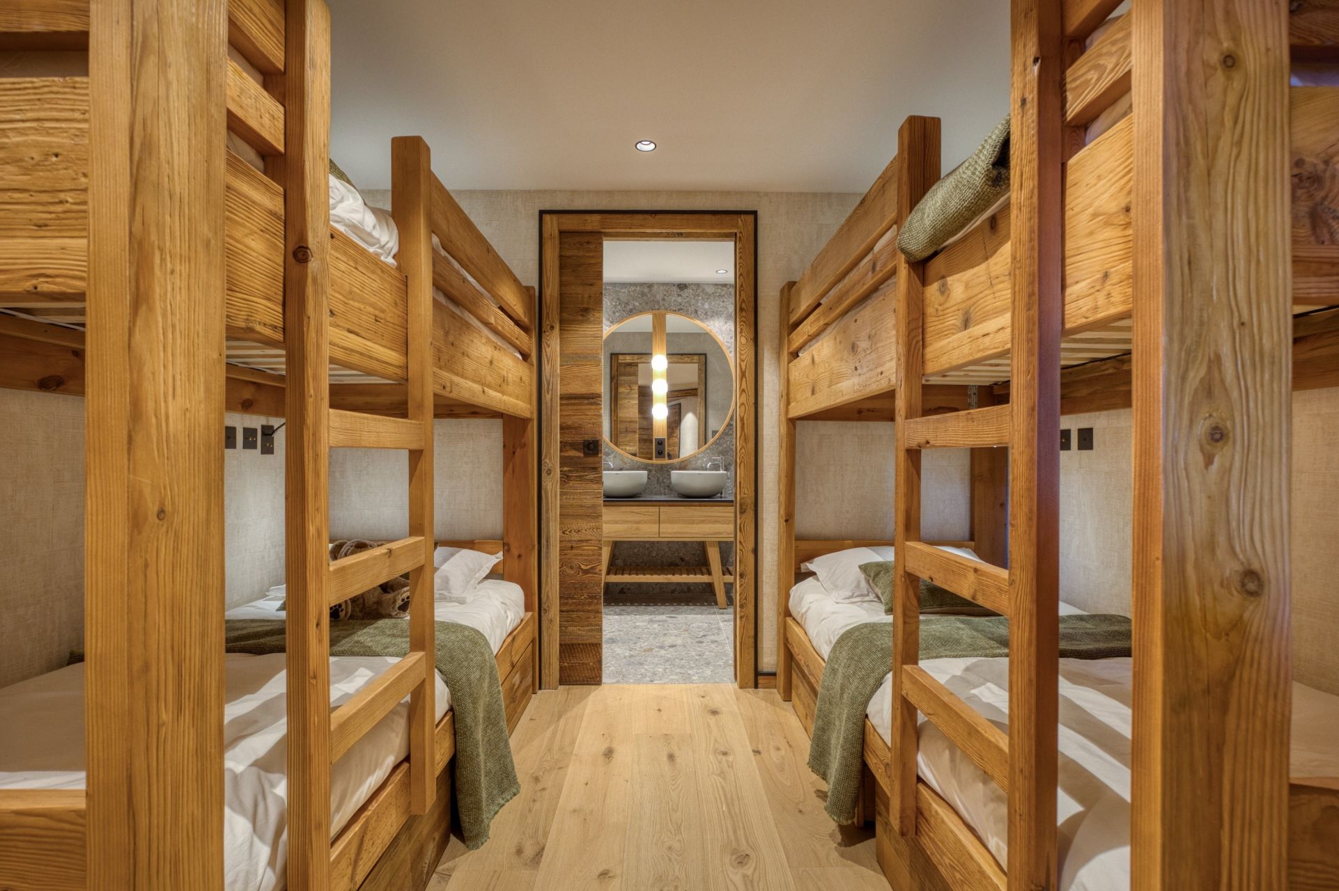 luxury apartment 5 Rooms for seasonal rent on MERIBEL LES ALLUES (73550)