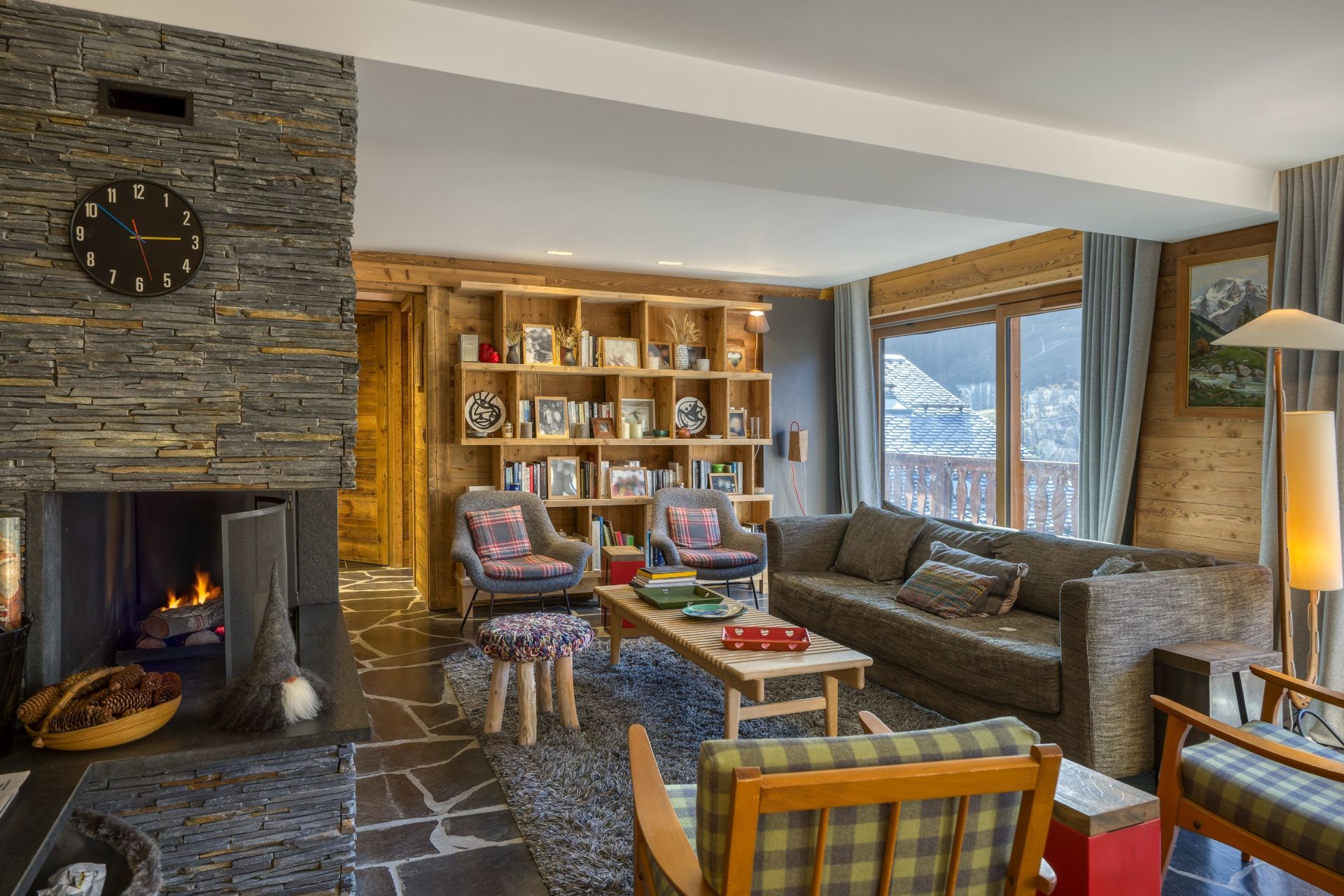 luxury apartment 10 Rooms for sale on MERIBEL LES ALLUES (73550)