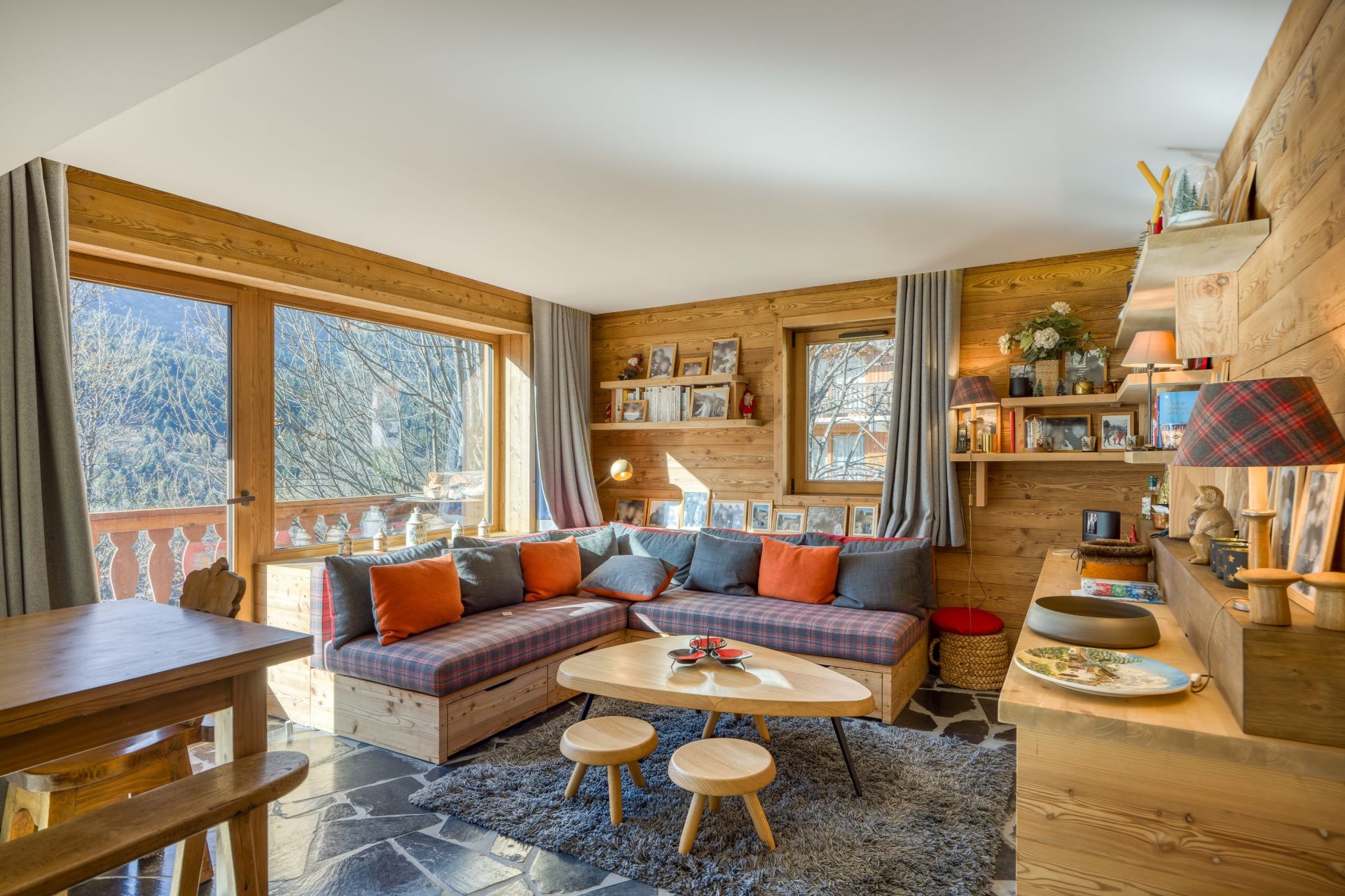 luxury apartment 10 Rooms for sale on MERIBEL LES ALLUES (73550)