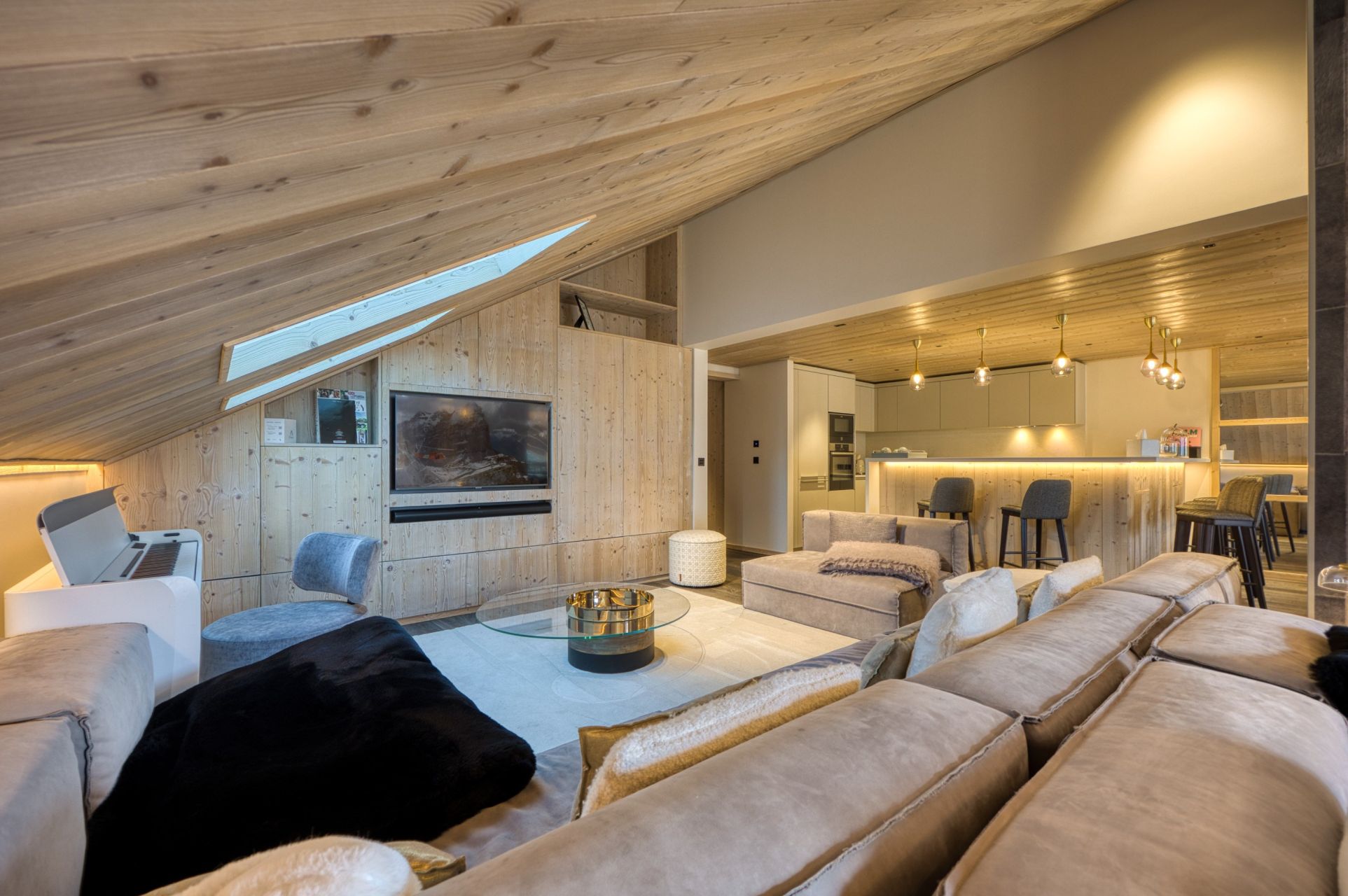 luxury apartment 6 Rooms for sale on MERIBEL LES ALLUES (73550)