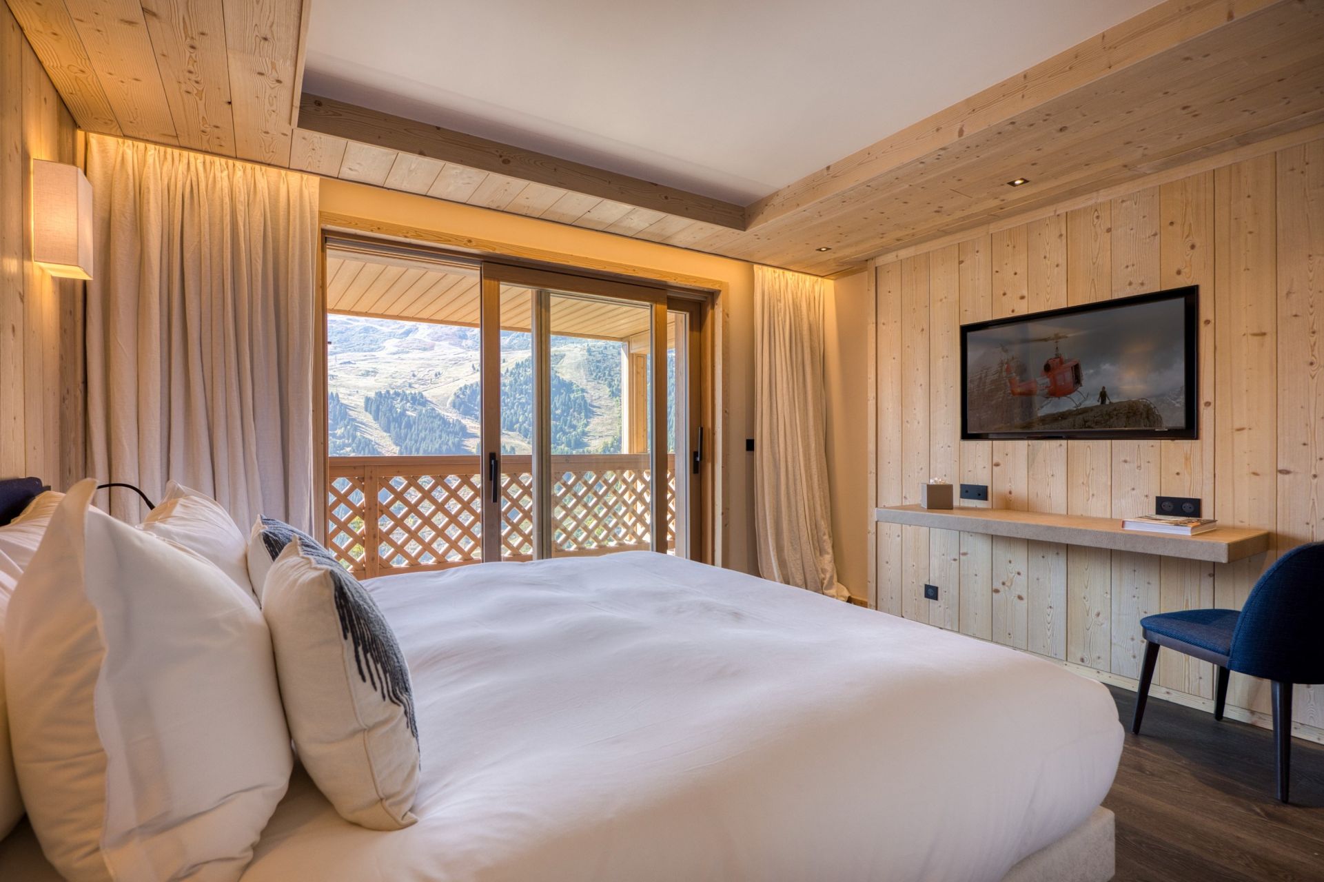 luxury apartment 6 Rooms for sale on MERIBEL LES ALLUES (73550)