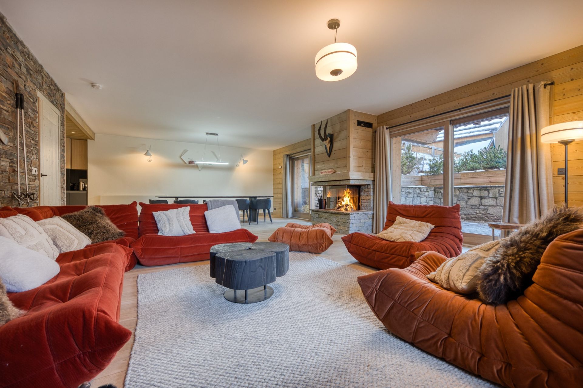 luxury apartment 5 Rooms for sale on MERIBEL LES ALLUES (73550)