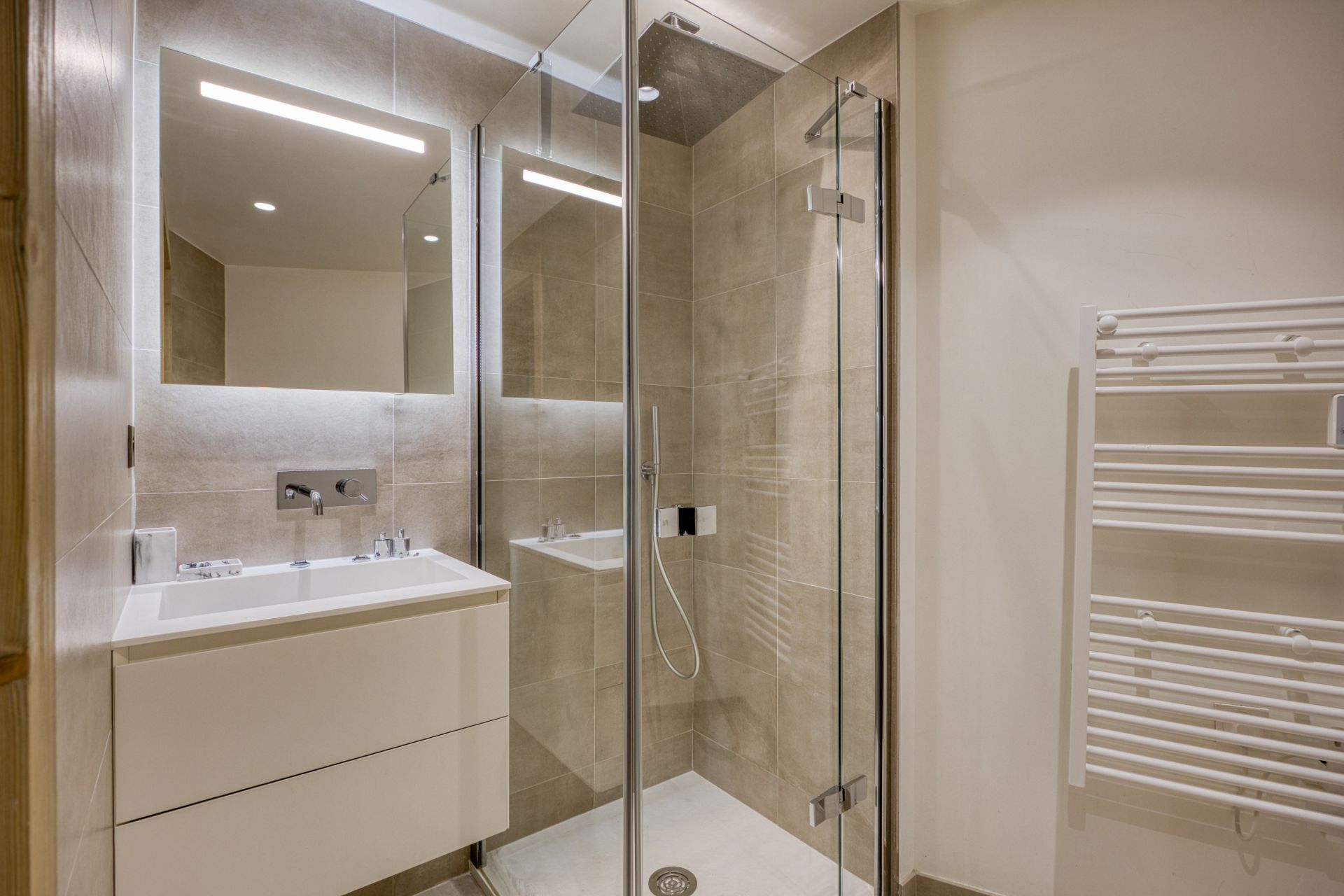 luxury apartment 5 Rooms for sale on MERIBEL LES ALLUES (73550)