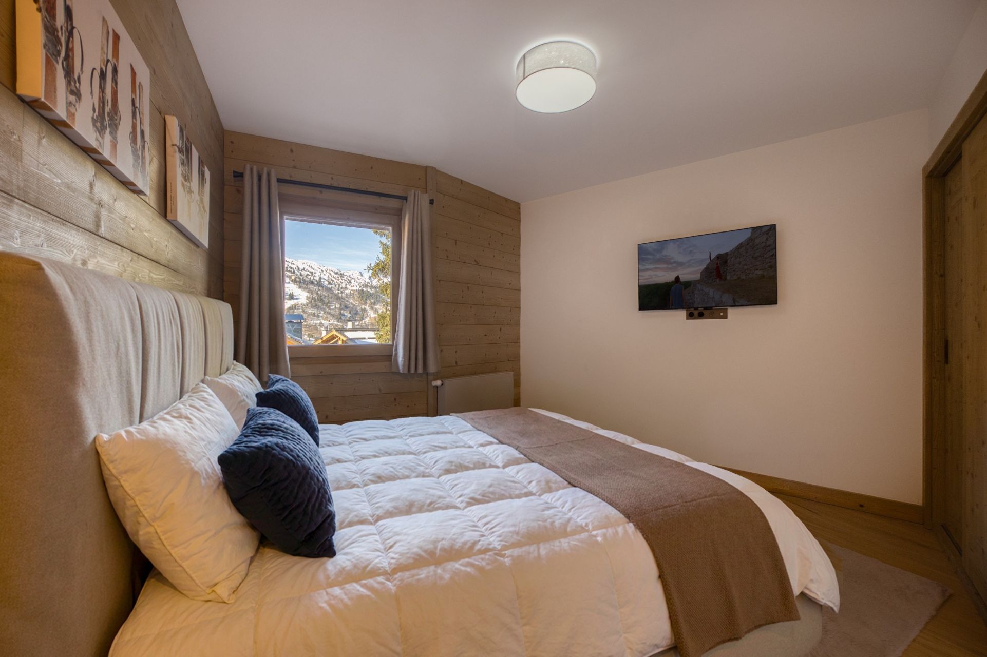 luxury apartment 5 Rooms for sale on MERIBEL LES ALLUES (73550)
