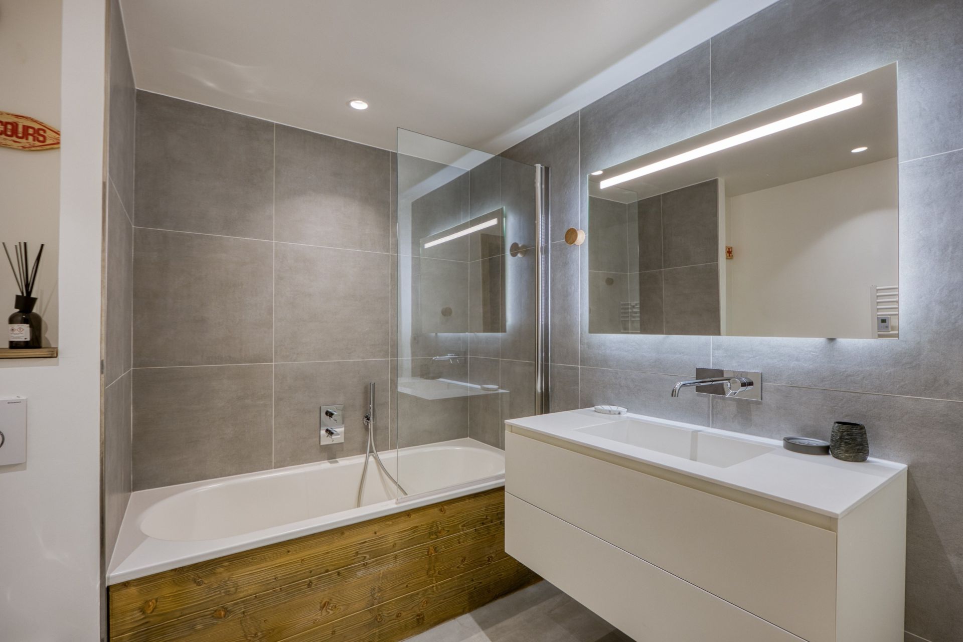 luxury apartment 4 Rooms for sale on MERIBEL LES ALLUES (73550)