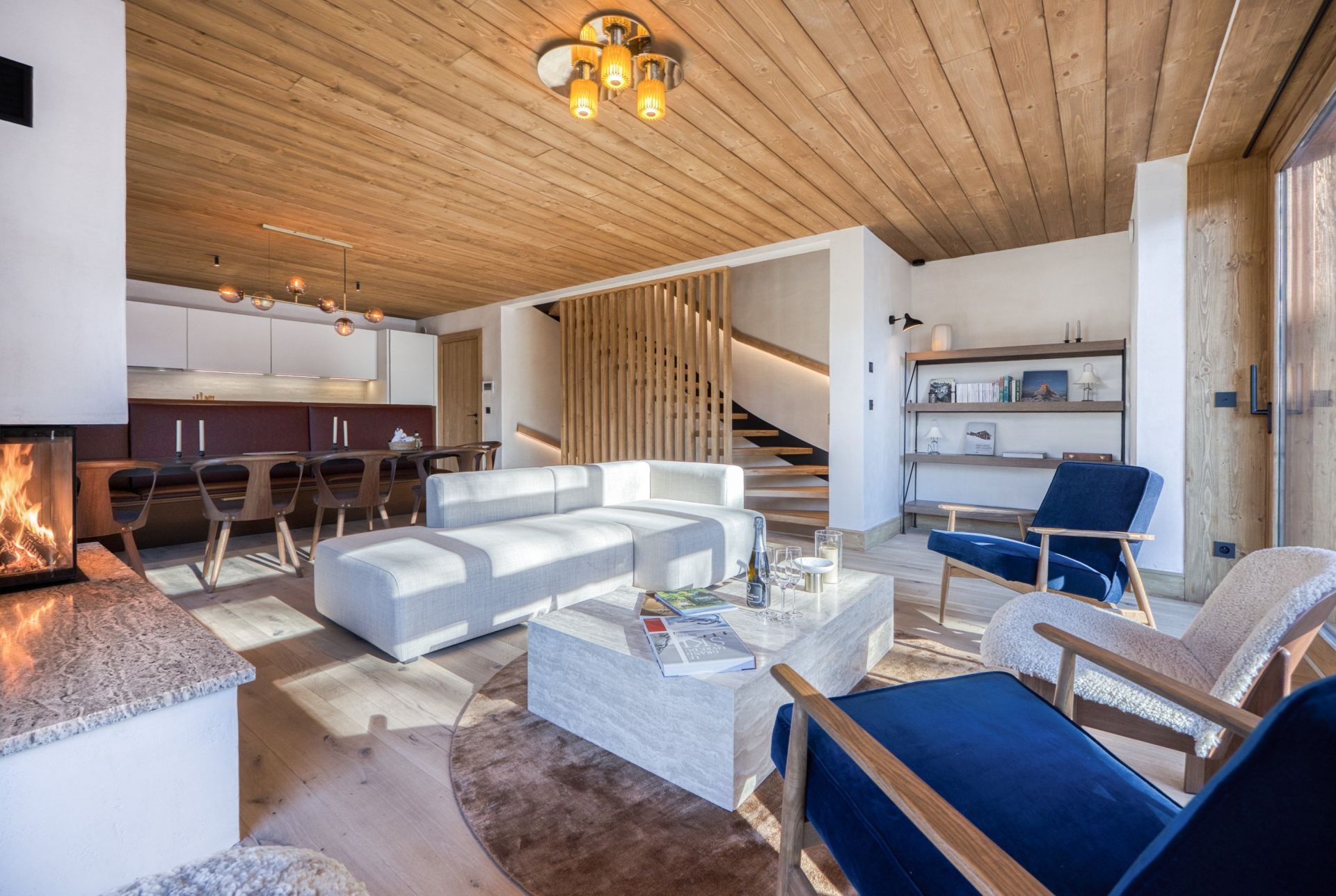 chalet de luxe 6 Pièces en location saisonnière sur MERIBEL LES ALLUES (73550)
