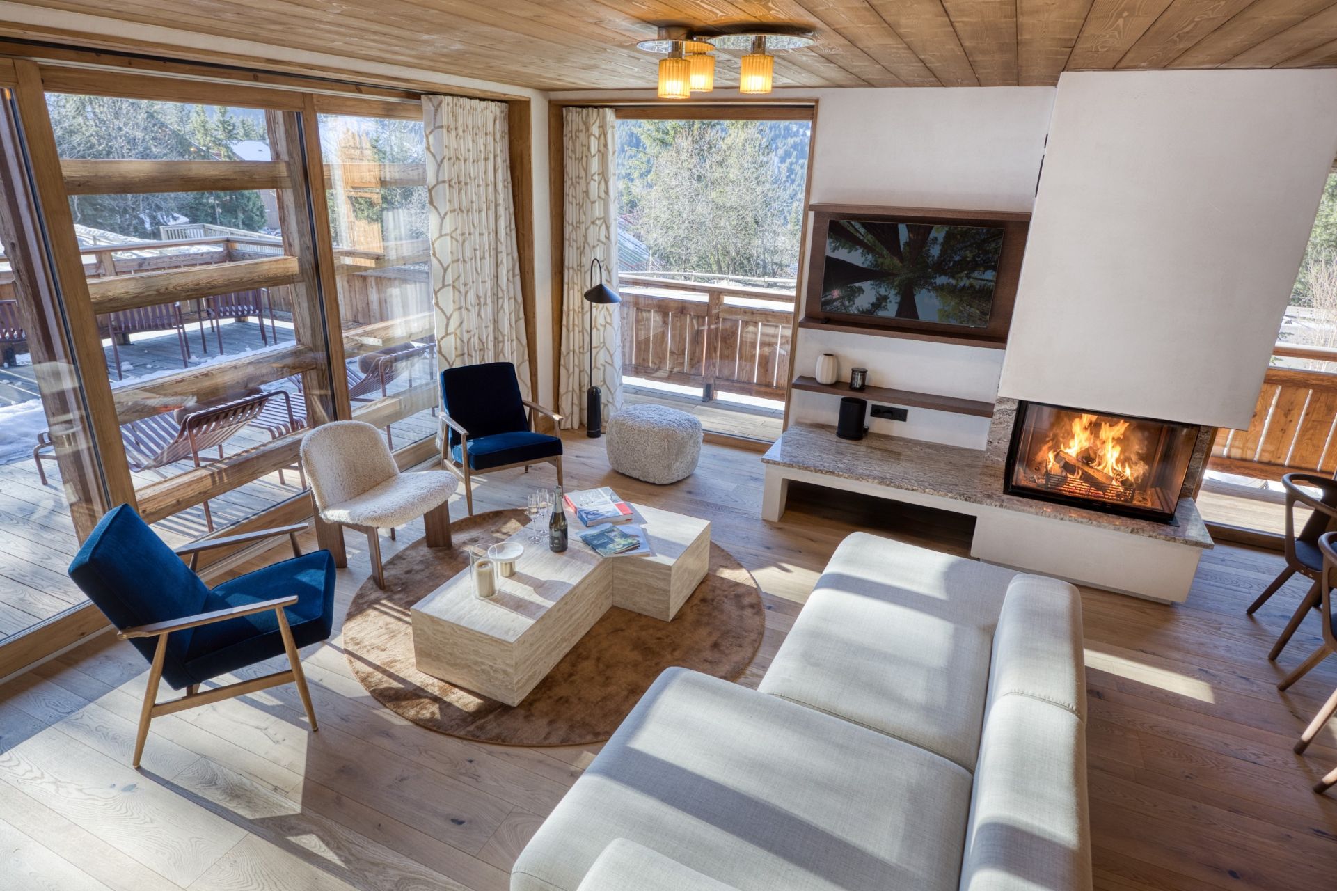 chalet de luxe 6 Pièces en location saisonnière sur MERIBEL LES ALLUES (73550)
