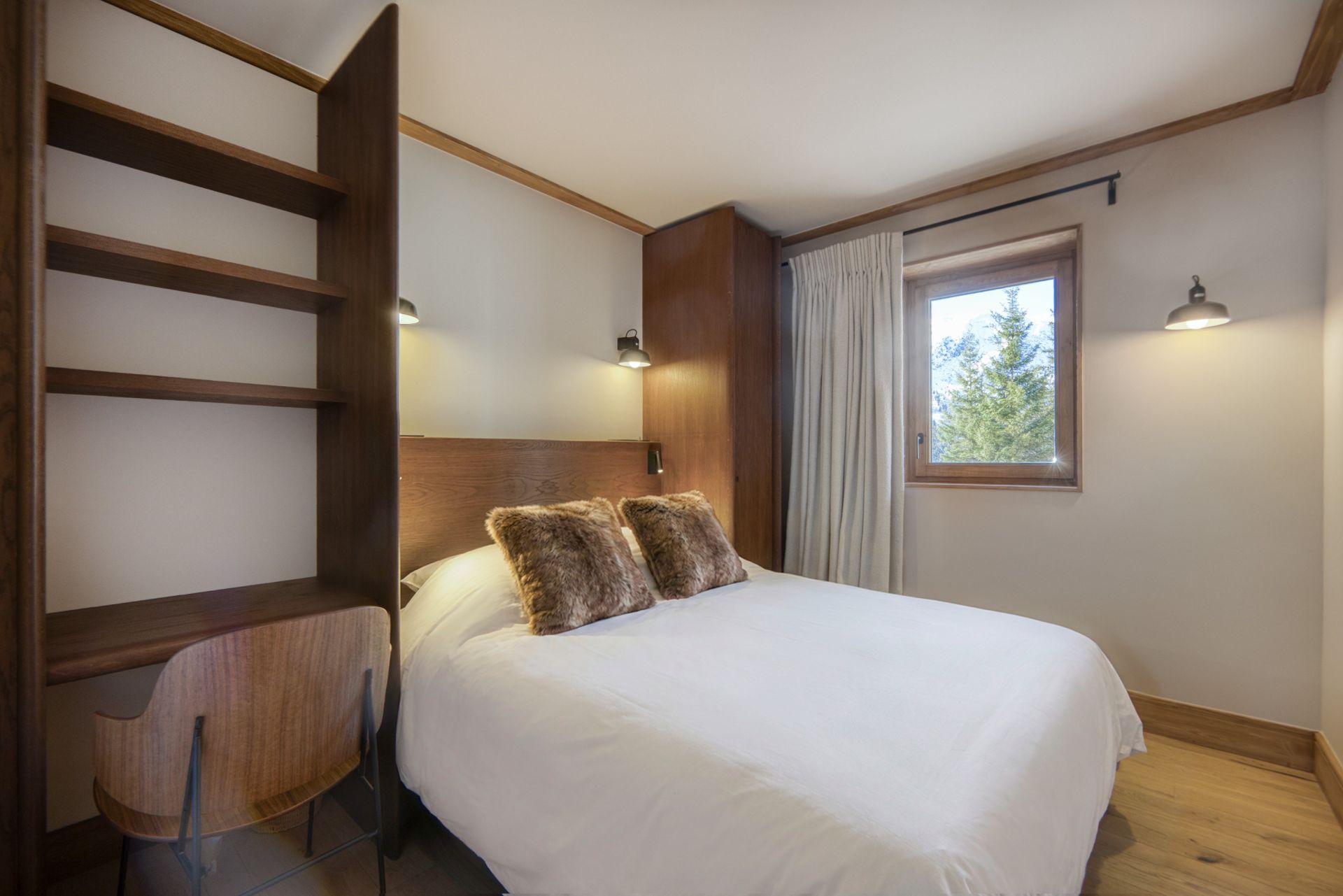chalet de luxe 6 Pièces en location saisonnière sur MERIBEL LES ALLUES (73550)