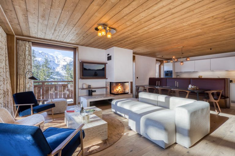 luxury chalet 6 Rooms for sale on MERIBEL LES ALLUES (73550)