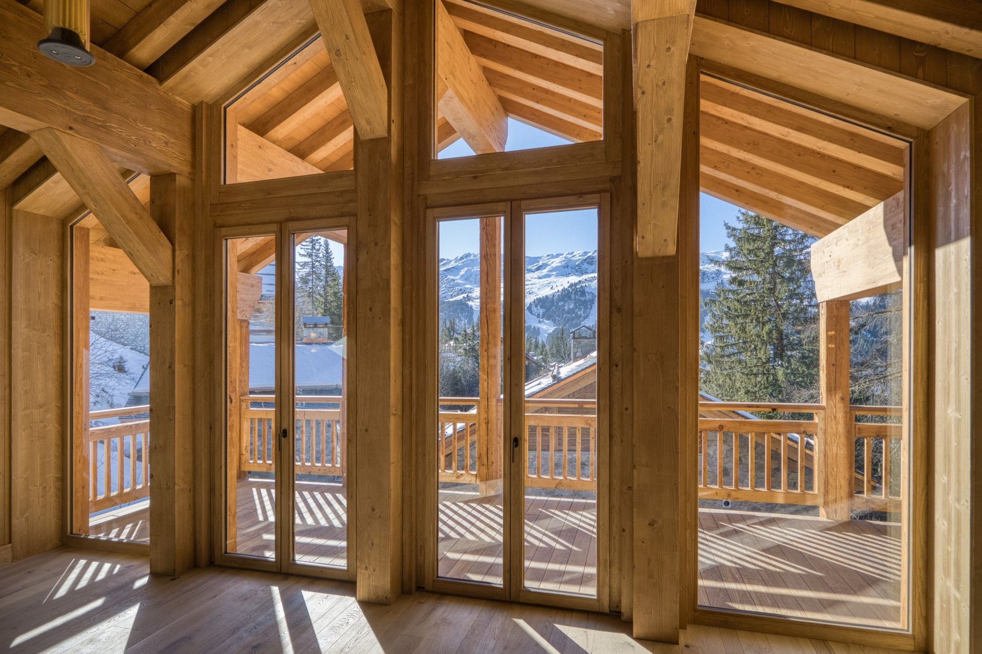 luxury chalet 6 Rooms for sale on MERIBEL LES ALLUES (73550)