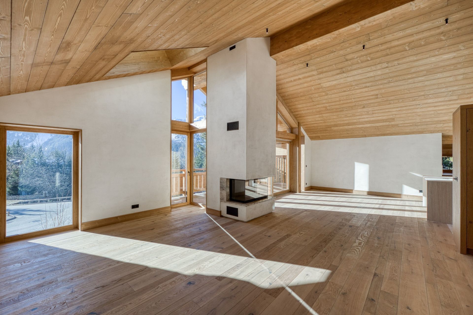 luxury chalet 7 Rooms for sale on MERIBEL LES ALLUES (73550)