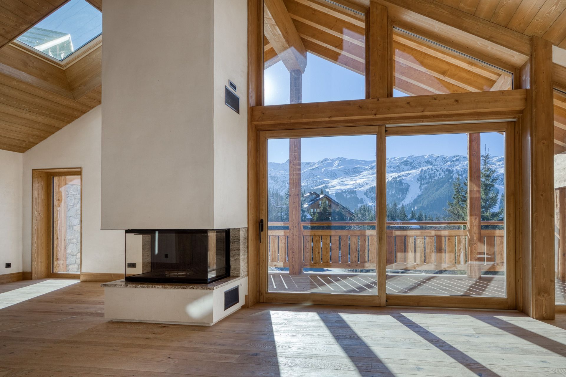 luxury chalet 7 Rooms for sale on MERIBEL LES ALLUES (73550)