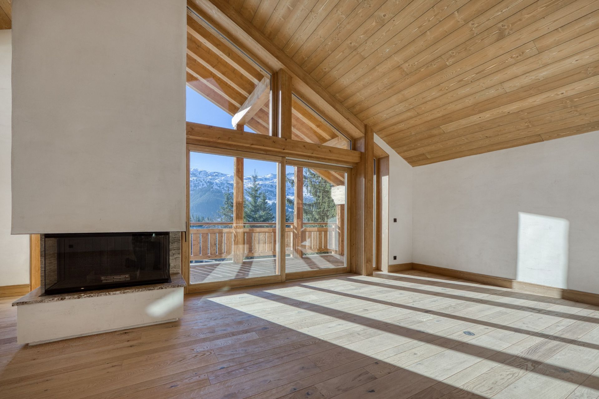 luxury chalet 7 Rooms for sale on MERIBEL LES ALLUES (73550)