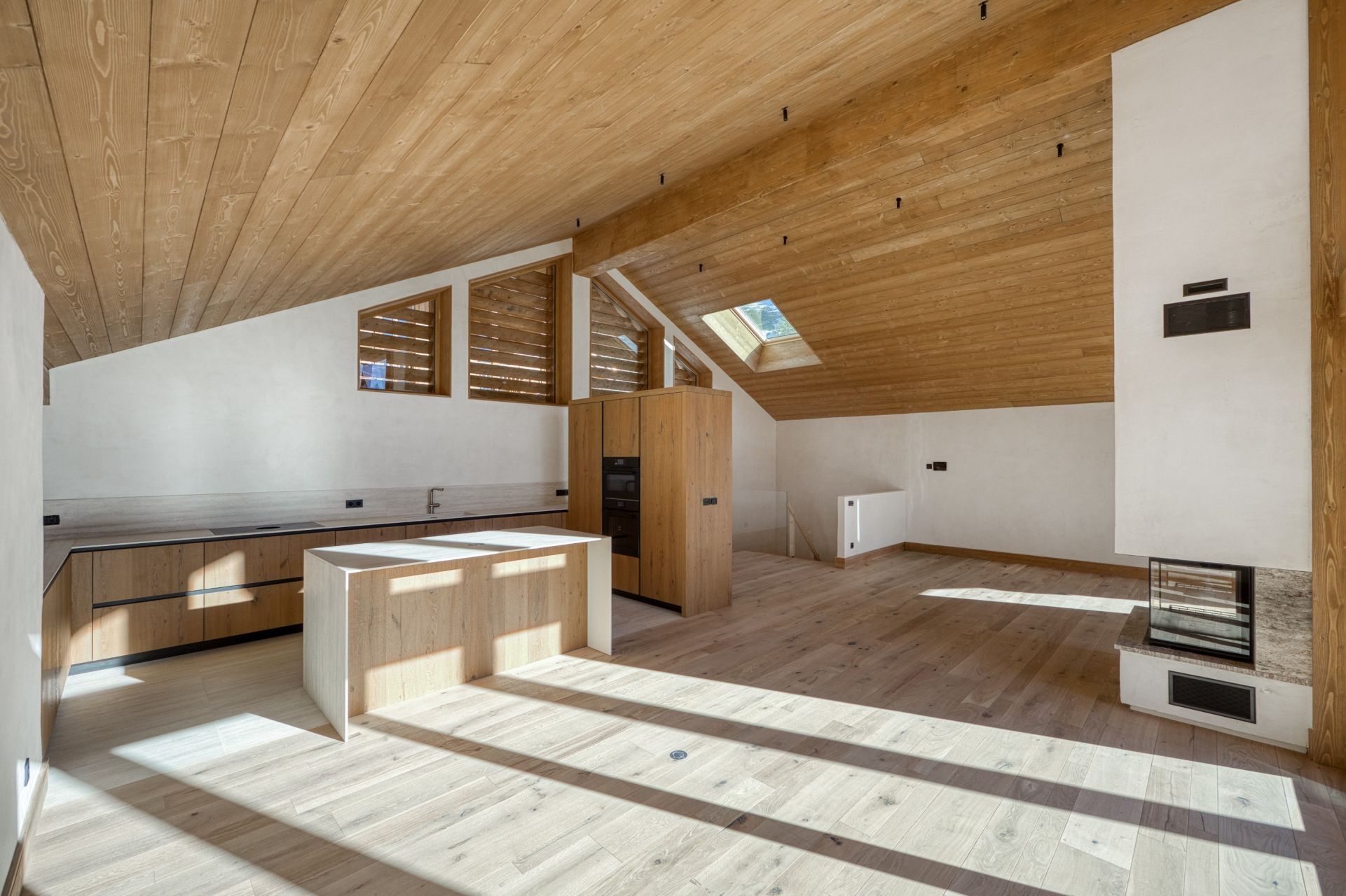 luxury chalet 7 Rooms for sale on MERIBEL LES ALLUES (73550)