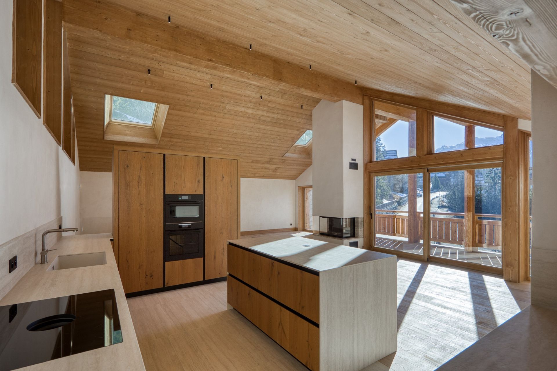 luxury chalet 7 Rooms for sale on MERIBEL LES ALLUES (73550)